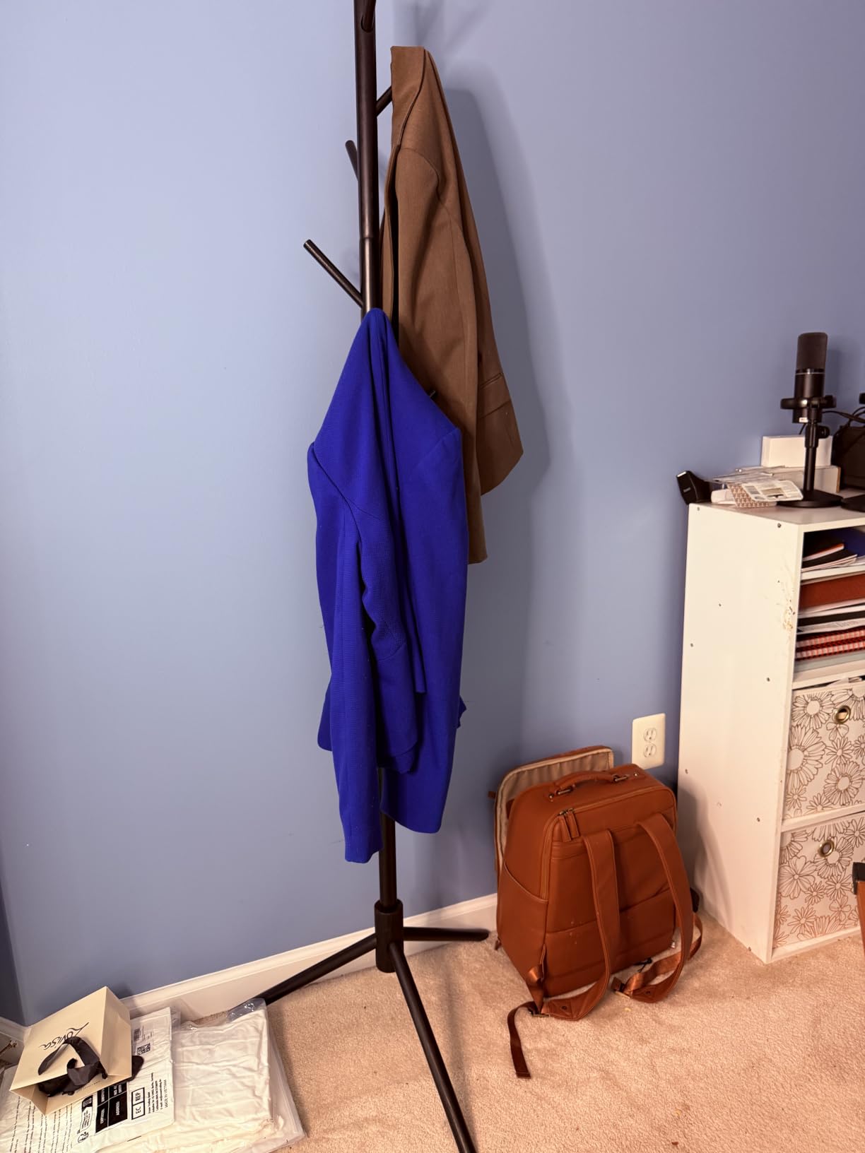 WANGMUXIA Coat Rack, Freestanding Coat Rack with 8 Hooks and 3 Adjustable Size Tree Coat Racks for Bedroom, Hallway, Entrance, Office, for Hats, Coats, Scarves, Handbags customer photo 1