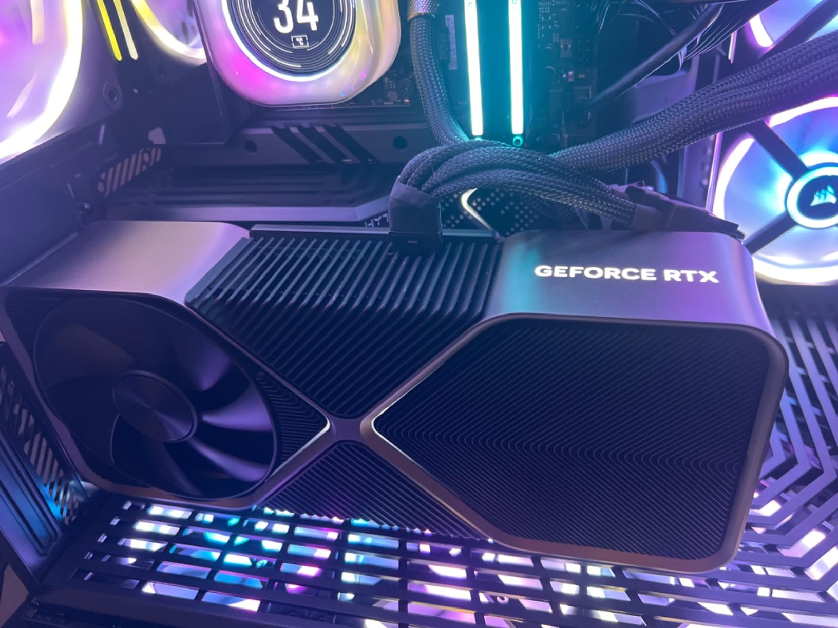VIPERA NVIDIA GeForce RTX 4090 Founders Edition Graphic Card customer photo 1