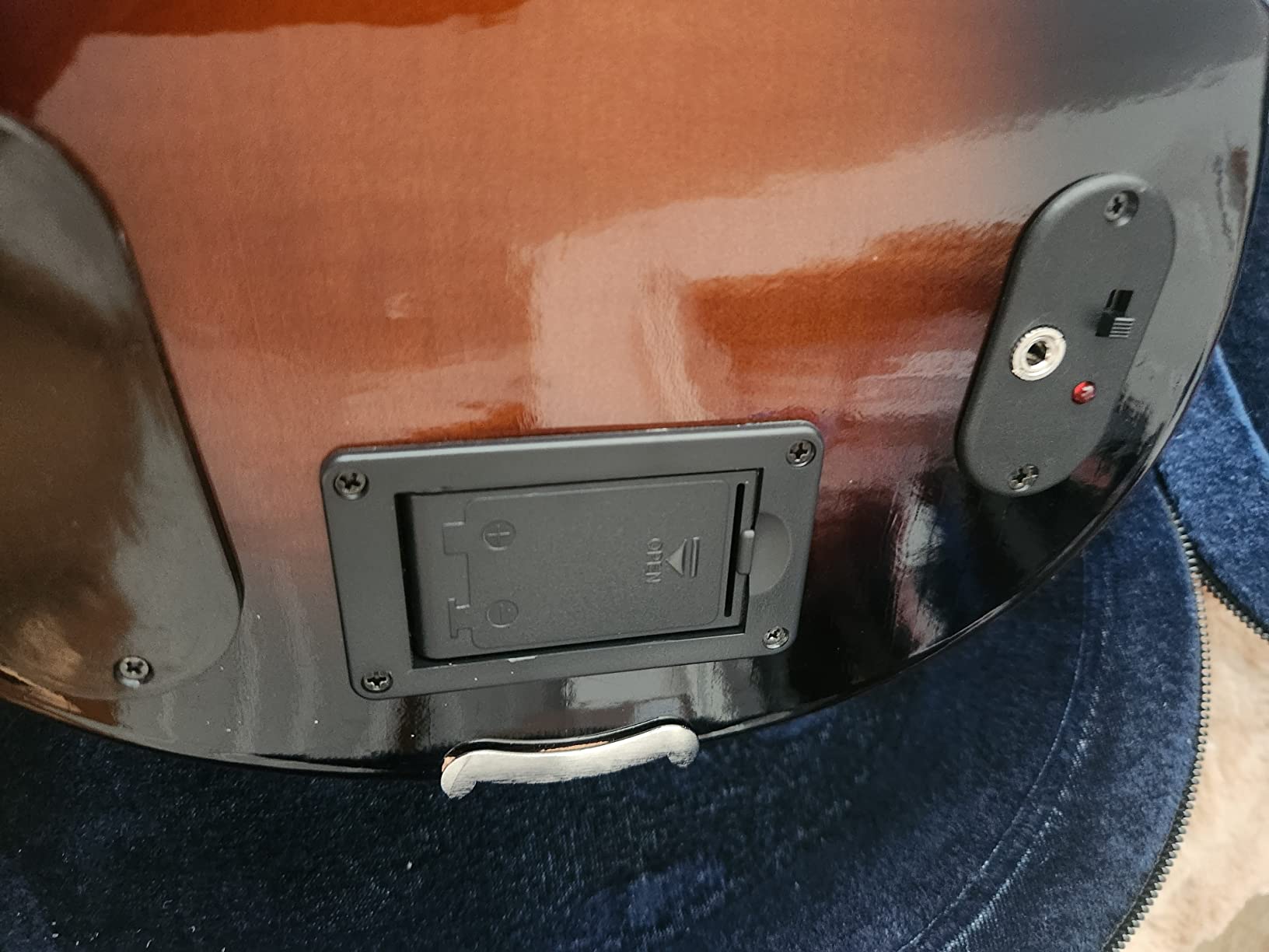 Pyle Full Size Electric Violin Kit - 4/4 Solid Wood Silent Fiddle with Hard Case, Bow, Ebony Fittings, and Digital Tuner customer photo 1