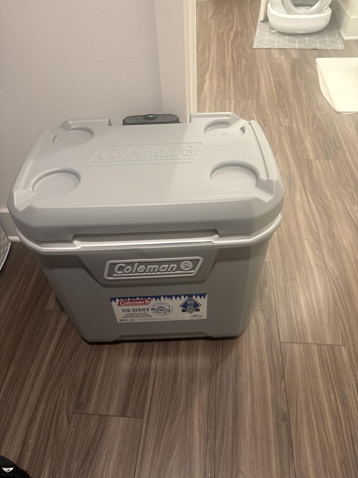 Coleman Classic Series Insulated Portable Rolling Cooler with Wheels, Leak-Resistant Outdoor Hard Cooler Keeps Ice up to 5 Days customer photo 1