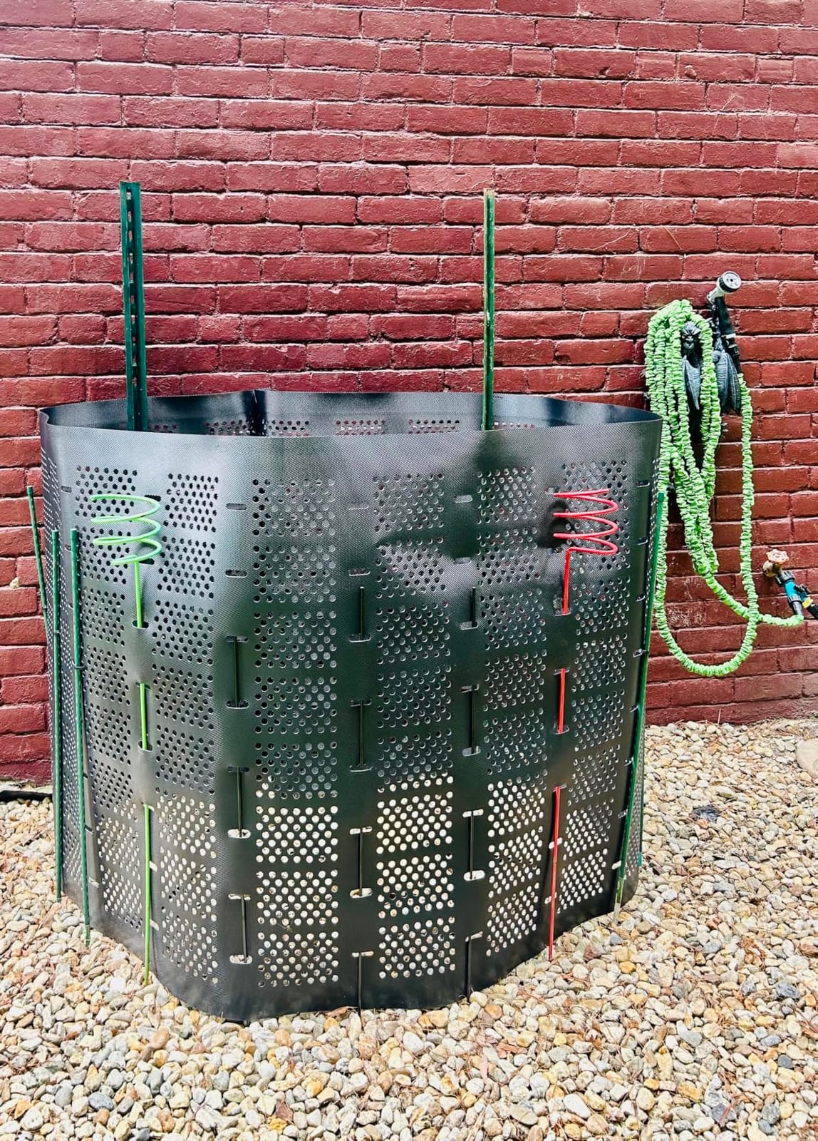 VIVOSUN 300 Gallon Outdoor Compost Bin, Expandable Composter, Easy to Setup & Large Capacity for Backyard, Lawn (Black with Gloves) customer photo 2