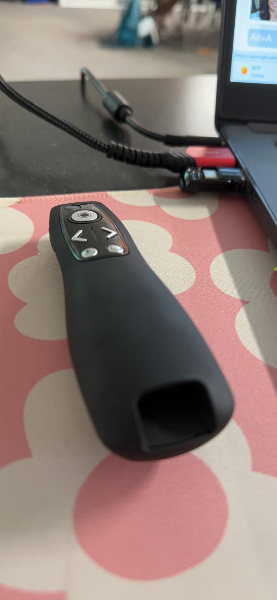 Presentation Clicker with USB-A & USB-C Receiver, 2.4GHz Wireless Presenter Remote with Volume Control & Red Light Pointer, Clicker for PowerPoint Slides Slide Advancer for Mac Computer, Plug & Play customer photo 1
