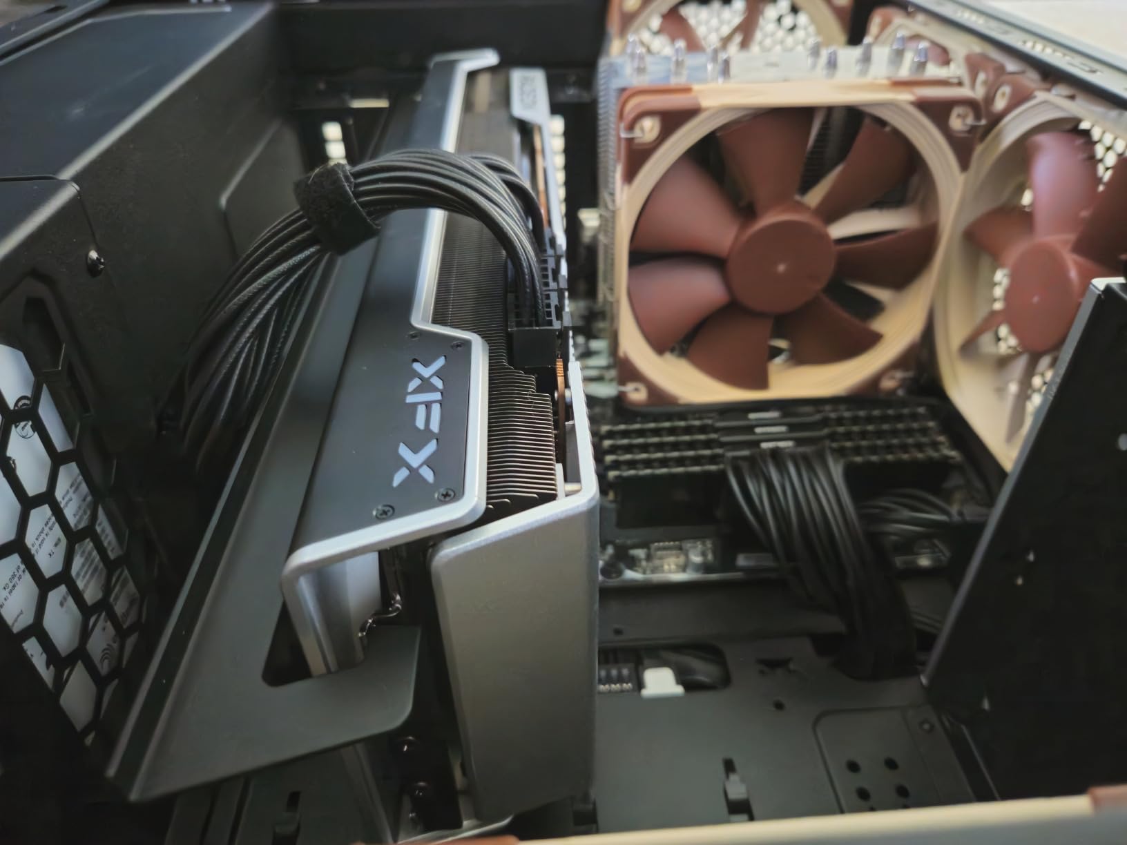 XFX Speedster MERC310 AMD Radeon RX 7900XTX Black Gaming Graphics Card with 24GB GDDR6, AMD RDNA 3 RX-79XMERCB9 customer photo 1