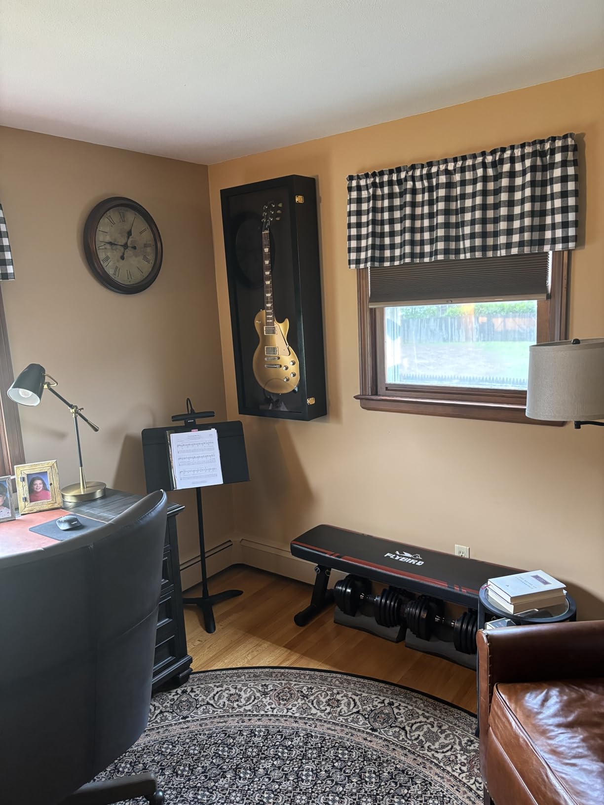 PENNZONI Acoustic Guitar Display Case - Acrylic Acoustic Guitar Case - Guitar Display Case Wall Mount Made from Hardwood Frame & Clear Acrylic - Black w/ No Felt customer photo 2