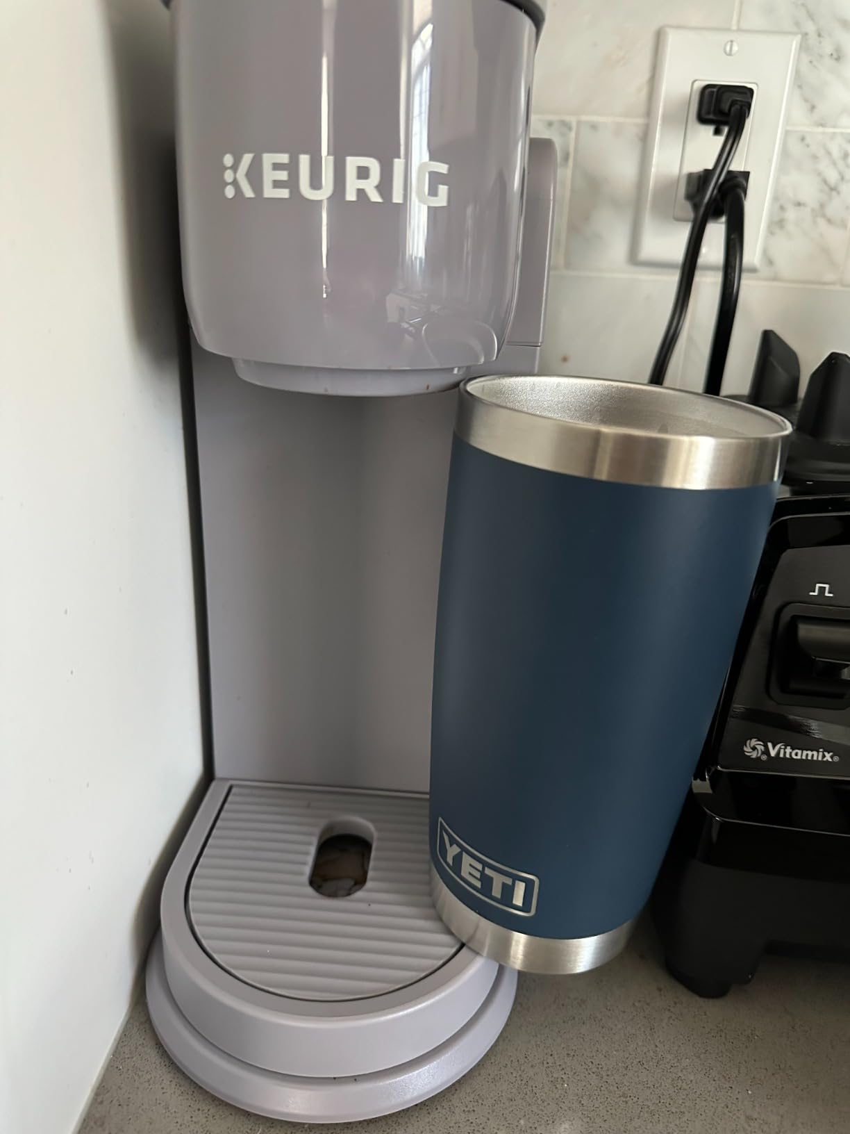 Keurig K-Iced Coffee Maker, Single Serve K-Cup Pod Iced Coffee Maker, With Hot and Cold Coffee Capabilities, Brews Any K-Cup Pod, Gray customer photo 1