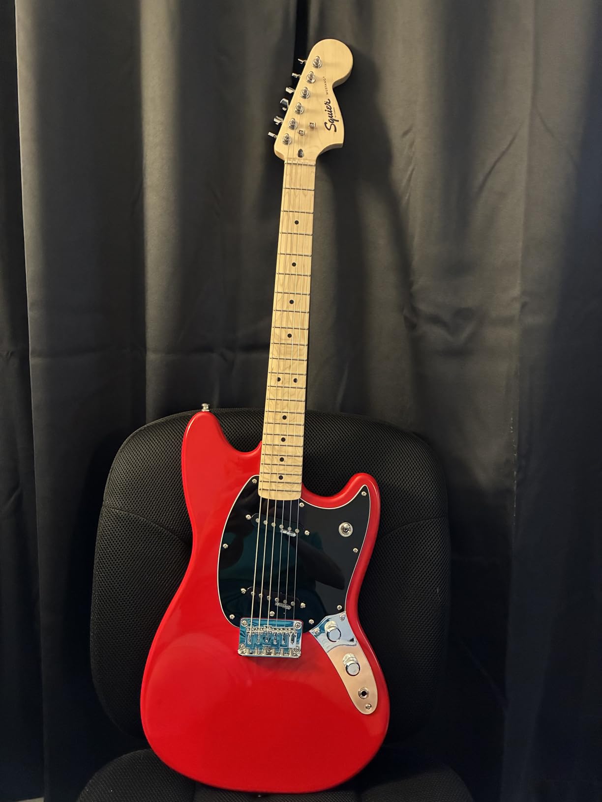 Squire Sonic Mustang Electric Guitar, Torino Red, Maple Fingerboard customer photo 2