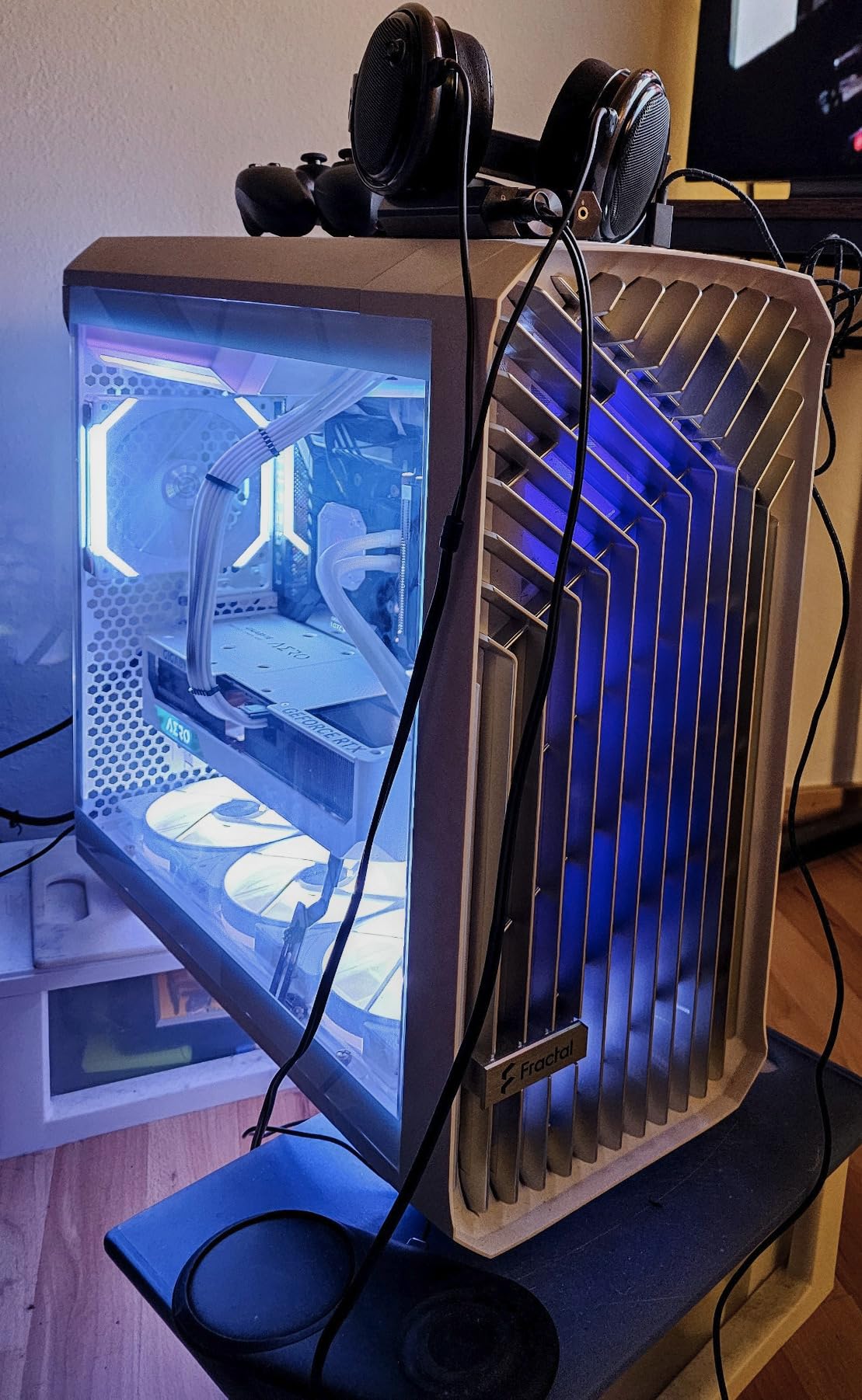 GIGABYTE GV-N4090AERO OC-24GD GeForce RTX 4090 AERO OC 24G Graphics Card, 3X WINDFORCE Fans, 24GB 384-bit GDDR6X, Video Card customer photo 1
