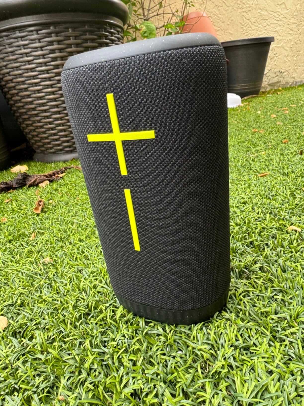 Ultimate Ears EVERBOOM Wireless Bluetooth Portable Speaker - Cobalt Blue customer photo 2