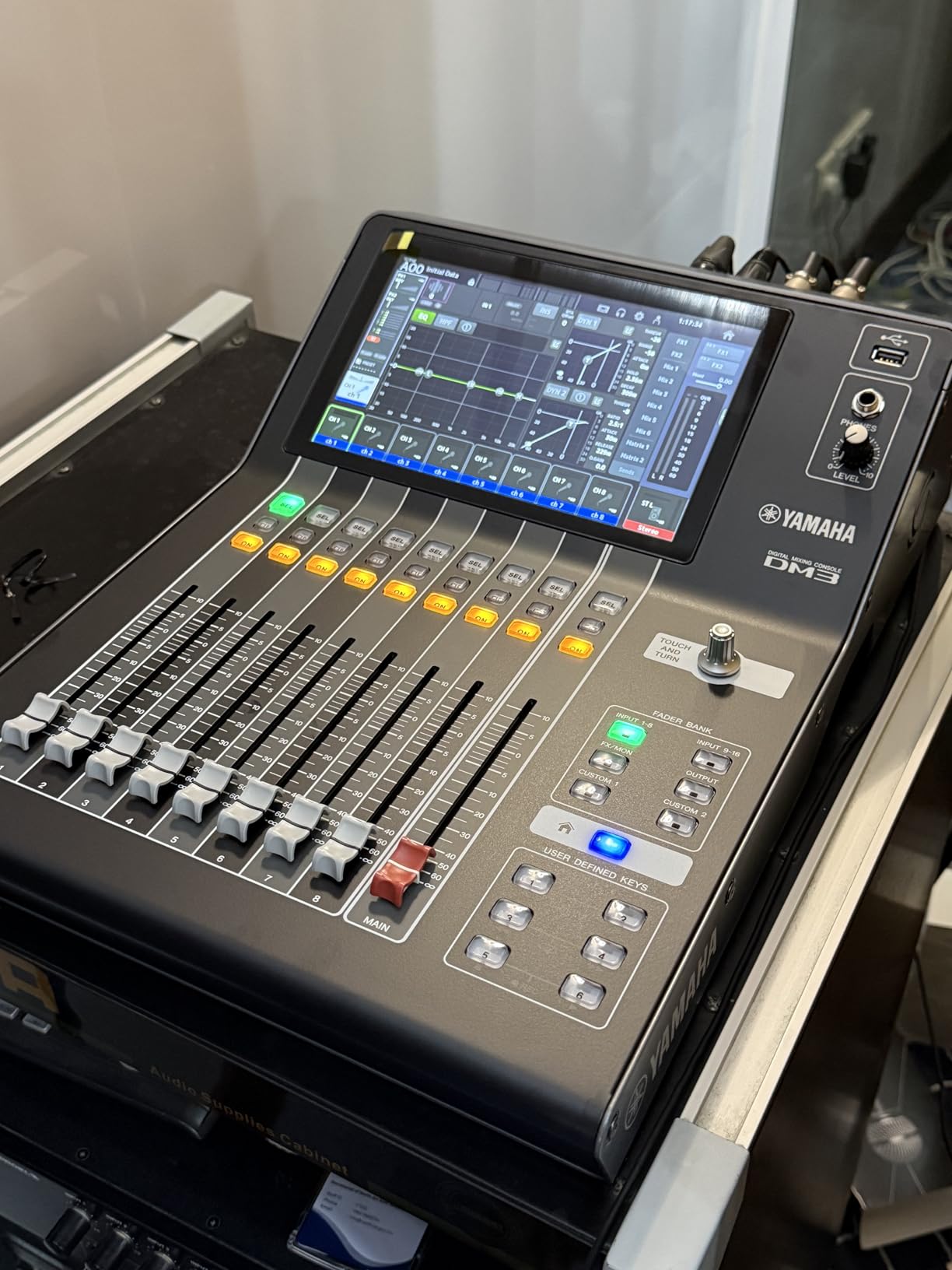 Yamaha DM3 Standard 22-Channel Ultracompact Digital Mixing Console customer photo 2
