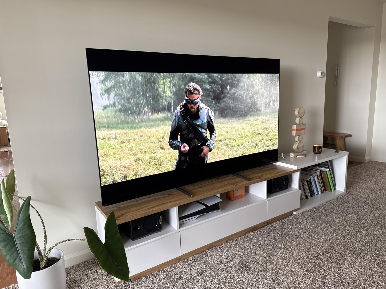 Sony QD-OLED 77 inch BRAVIA XR A95L Series 4K Ultra HD TV: Smart Google TV with Dolby Vision HDR and Exclusive Gaming Features for The PlayStation® 5 XR77A95L- Latest Model,Black customer photo 2