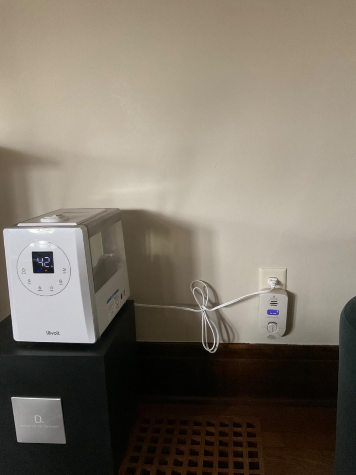 Kidde Smart Carbon Monoxide Detector & Indoor Air Quality Monitor, Plug-in, WiFi, Alexa Compatible Device, Voice & App Alerts customer photo 2