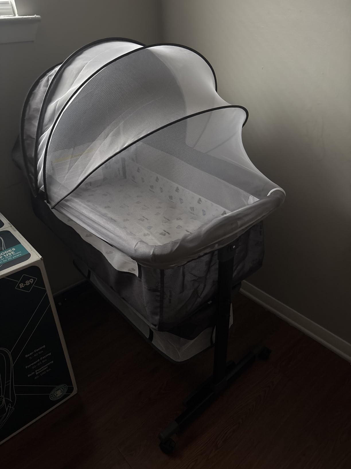 YADAQE Baby Cradle, Freestanding Bedside Bassinet, 3-in-1 Convertible Bassinet with 360° Swivel Wheels, 2026 New Model Adjustable, Easy-Fold Portable Neutral Baby Newborn Bassinet (Dark Gray) customer photo 2