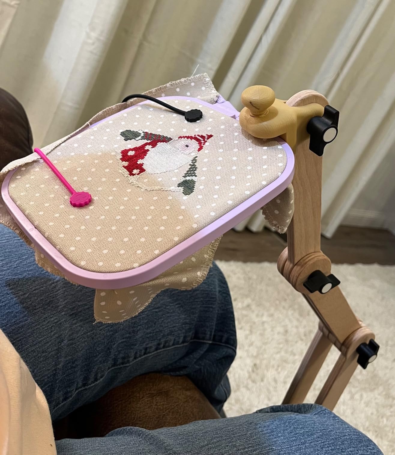 Nurge Large Legged Embroidery Seat Stand with Classic Head 38 Inch Height customer photo 1