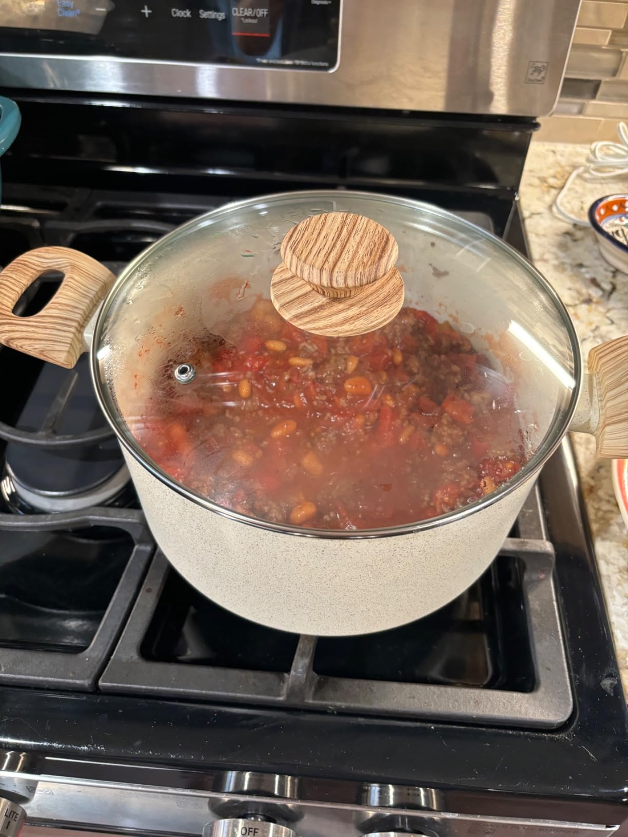 MICHELANGELO Nonstick Cooking Pot - 6 Quart Soup Pot with Lid for Family Meals, Non-Toxic Stockpot with Stay-Cool Handles, Induction Ready, Easy Cleanup, PFOA & PFOS Free customer photo 1