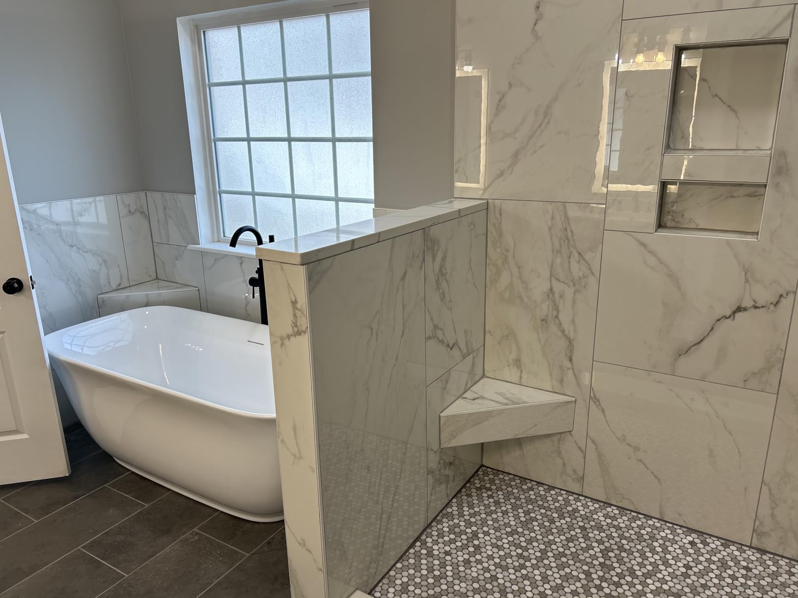 61 in. x 31 in.Classic Oval Acrylic Free Standing Tub, Heavy Duty Deep Soaking Tub, Bathroom Stand Alone Tub, Freestanding Bathtub SY1255 (Glossy White) customer photo 2