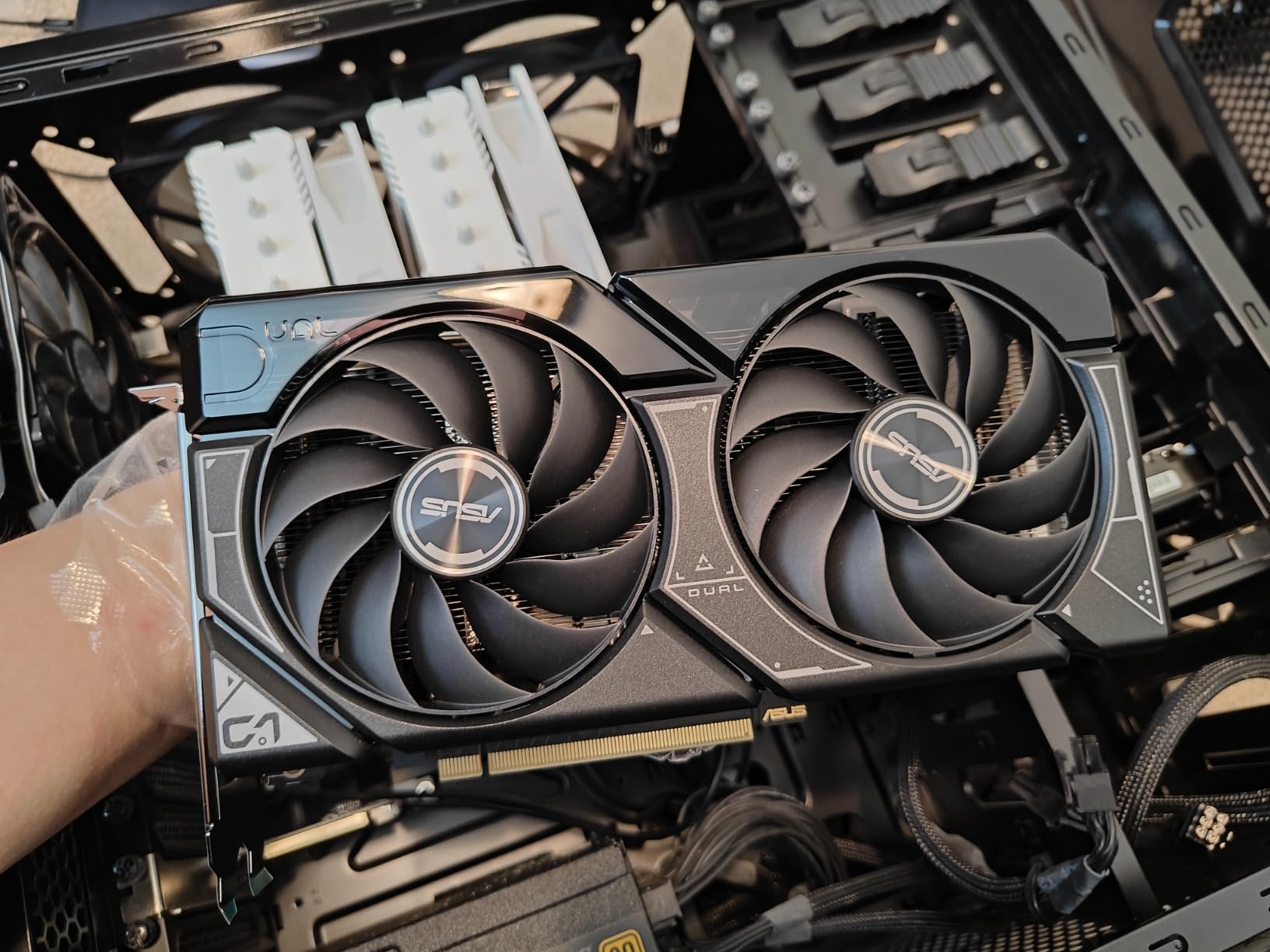 ASUS Dual GeForce RTX 4060 OC Edition 8GB GDDR6 (PCIe 4.0, 8GB GDDR6, DLSS 3, HDMI 2.1a, DisplayPort 1.4a, 2.5-Slot Design, Axial-tech Fan Design, 0dB Technology), 3 Year Warranty customer photo 2