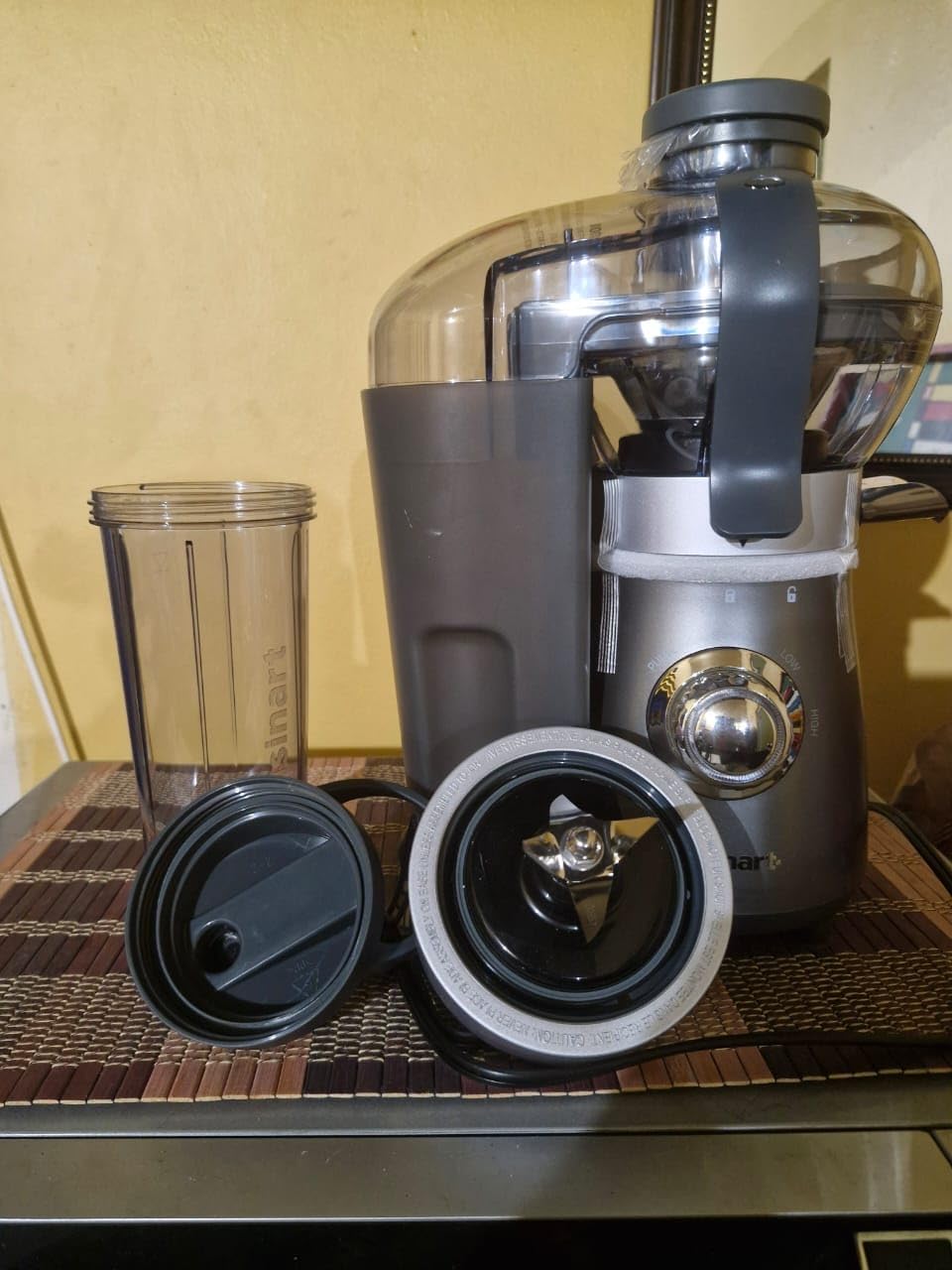 Cuisinart Compact Blender Juicer/Extractor, BJC-550 customer photo 2