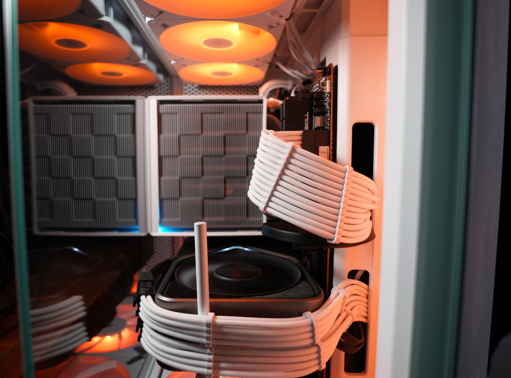 NZXT H6 Flow | Compact Dual-Chamber Mid-Tower Airflow Case | Panoramic Glass Panels | High-Performance Airflow Panels | Includes 3 x 120mm Fans | Cable Management | Black customer photo 1