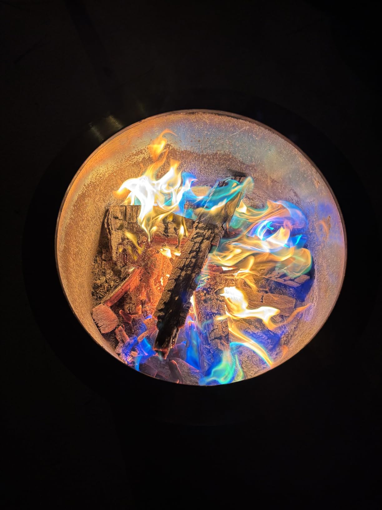 MEKER Fire Color Changing Packets - Fire Pit, Campfires, Outdoor Fireplaces, Bonfire - Magic Colorful Changing Fire - Perfect Fire Camping Accessories for Kids & Adults (12 Pack) customer photo 1