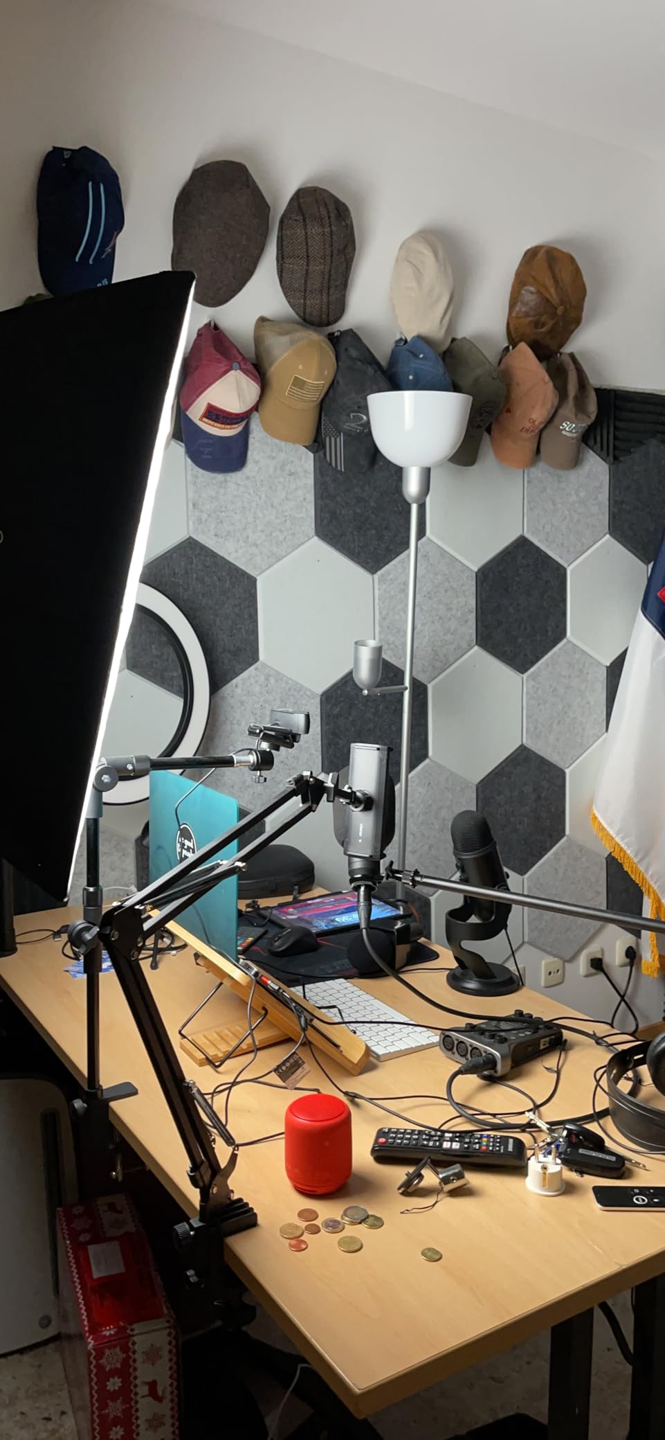 NEEWER 2 Pack 520W Equivalent RGB Softbox Lighting Kit App Control, NK800 customer photo 1