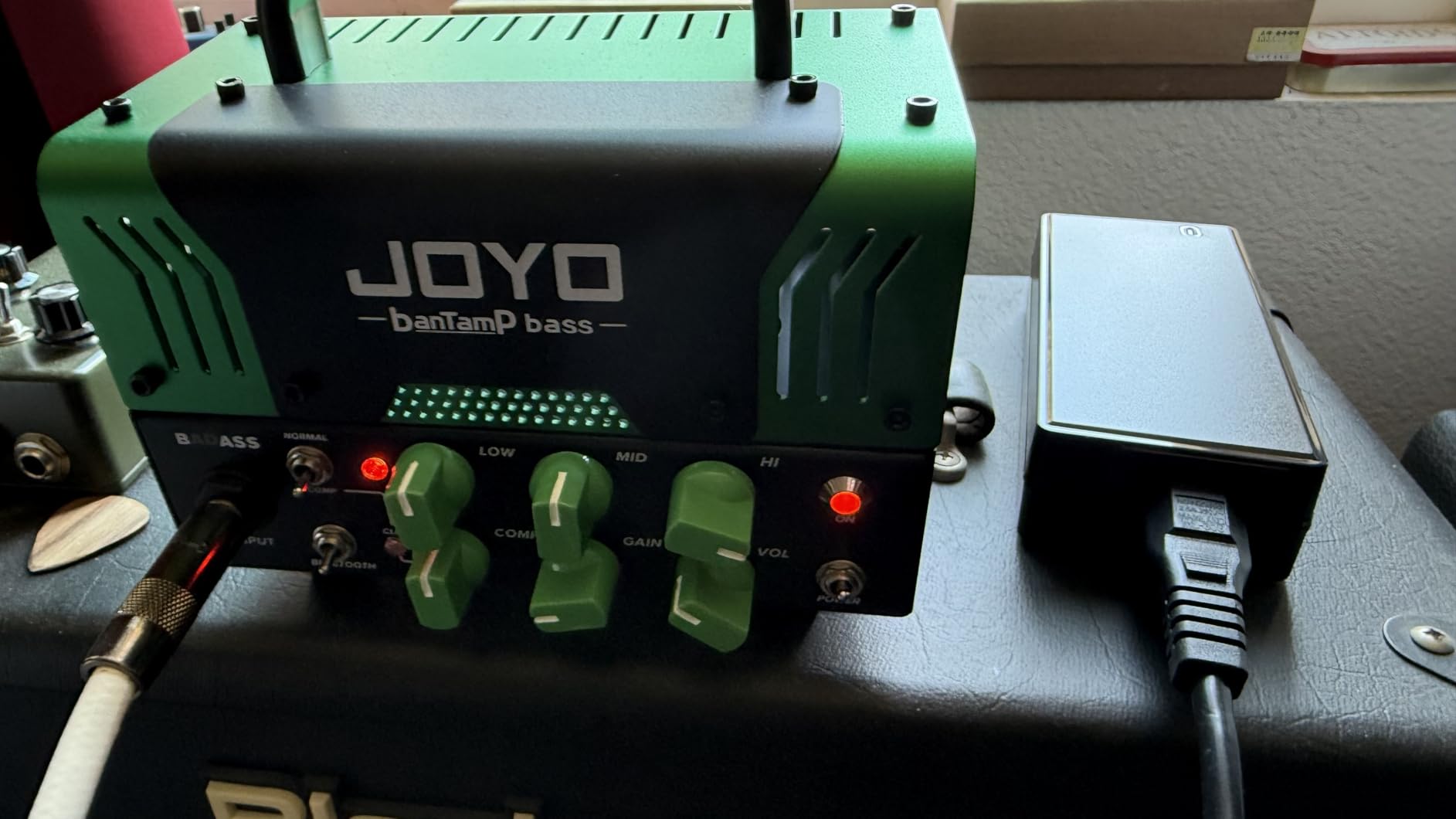 JOYO 50W Bass Amp Head Hybrid Tube Preamp with 12AX7, Compressor, 3-Band EQ, FX Loop, Bluetooth & Headphone Output for Bass Practice, Home Studio & Small Gig (Require External Speaker Cabinet) Badass customer photo 1