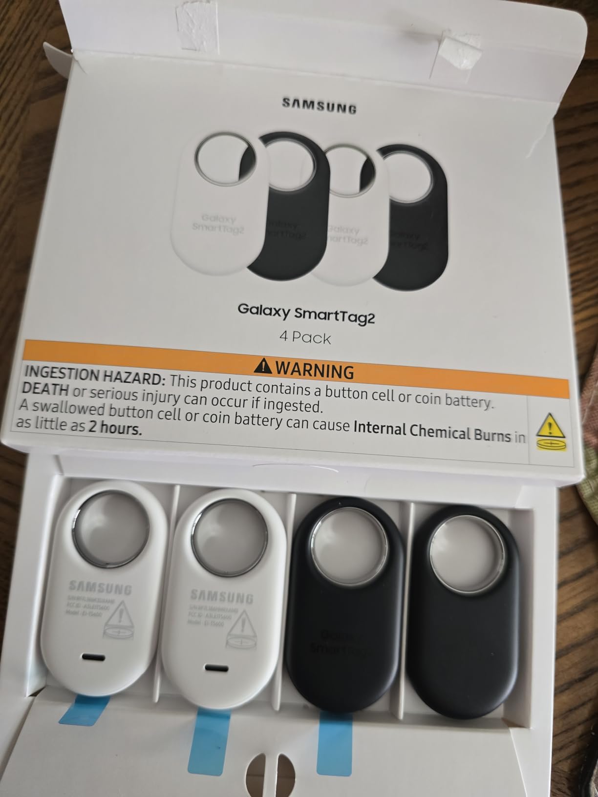 Samsung Galaxy SmartTag2, Bluetooth Tracker, Locator Tracking Device, Item Finder for Keys, Wallet, Luggage, Use w/Phones Tablets Android 11 or Later, 2023, 4 Pack, 2 Black, 2 White customer photo 1