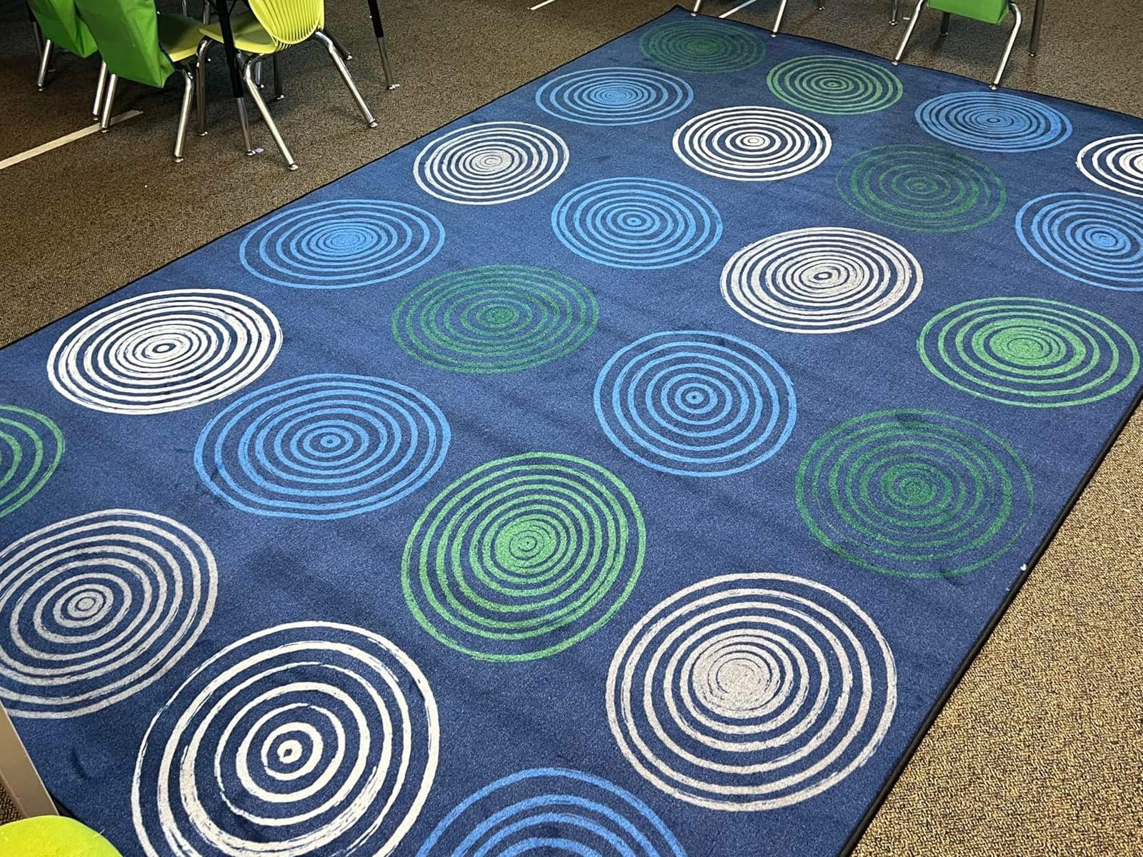 Flagship Carpets Circles Abstract Educational Area Rug for Kids Room Seating Décor, Children's Classroom, Play Carpet for Teaching and Playroom, Seats 24, 7'6