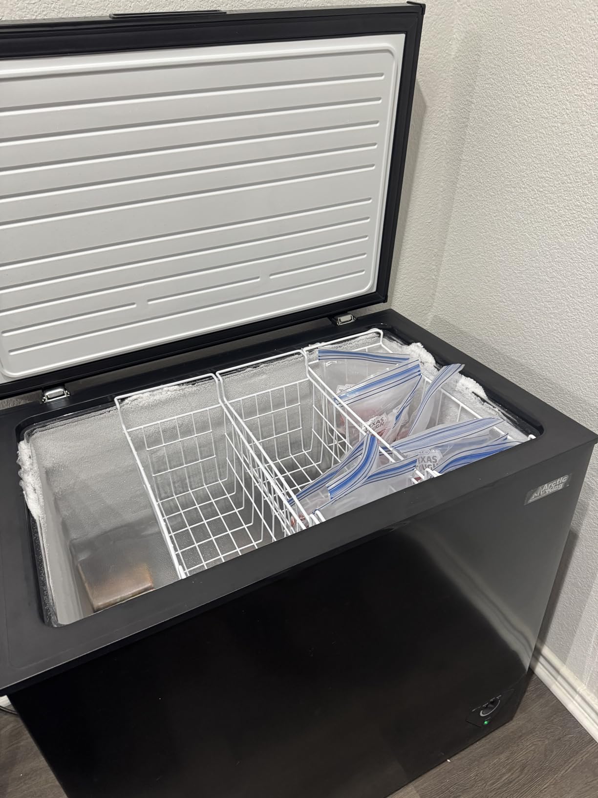 Orgneas 16.5 Inch Freezer Organizer Bins, Metal Wire Basket Bins, Replaces Chest Freezer Basket, Hangable, Sturdy, White customer photo 1