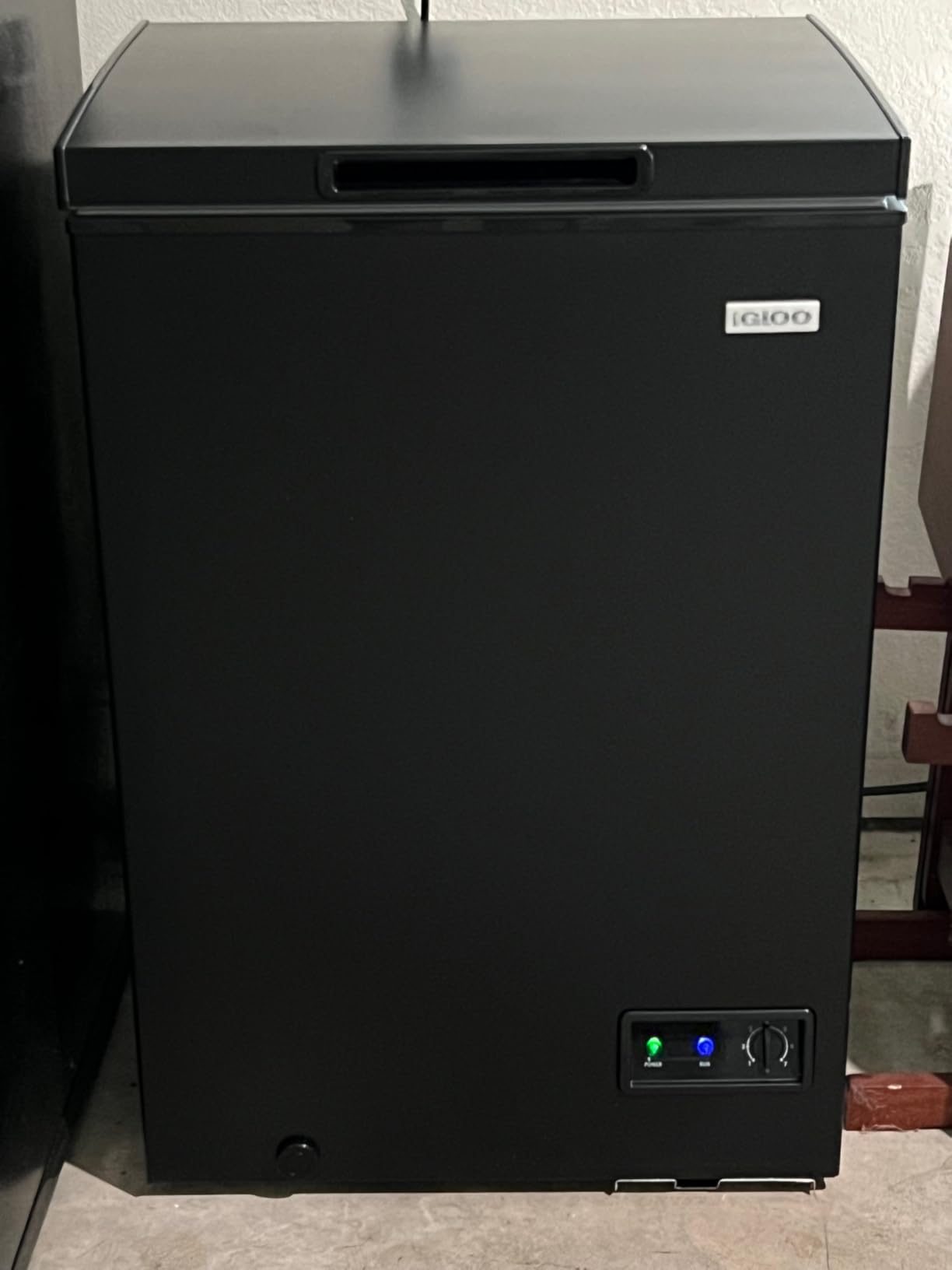 Igloo 5.0 Cu Ft Upright Deep Freezer Chest- Deep Freezer with Quick Freezing System & Adjustable Thermostat - Low Noise Freezer with Removable Basket & LED Lights for Homes, Garages & Basements- White customer photo 2