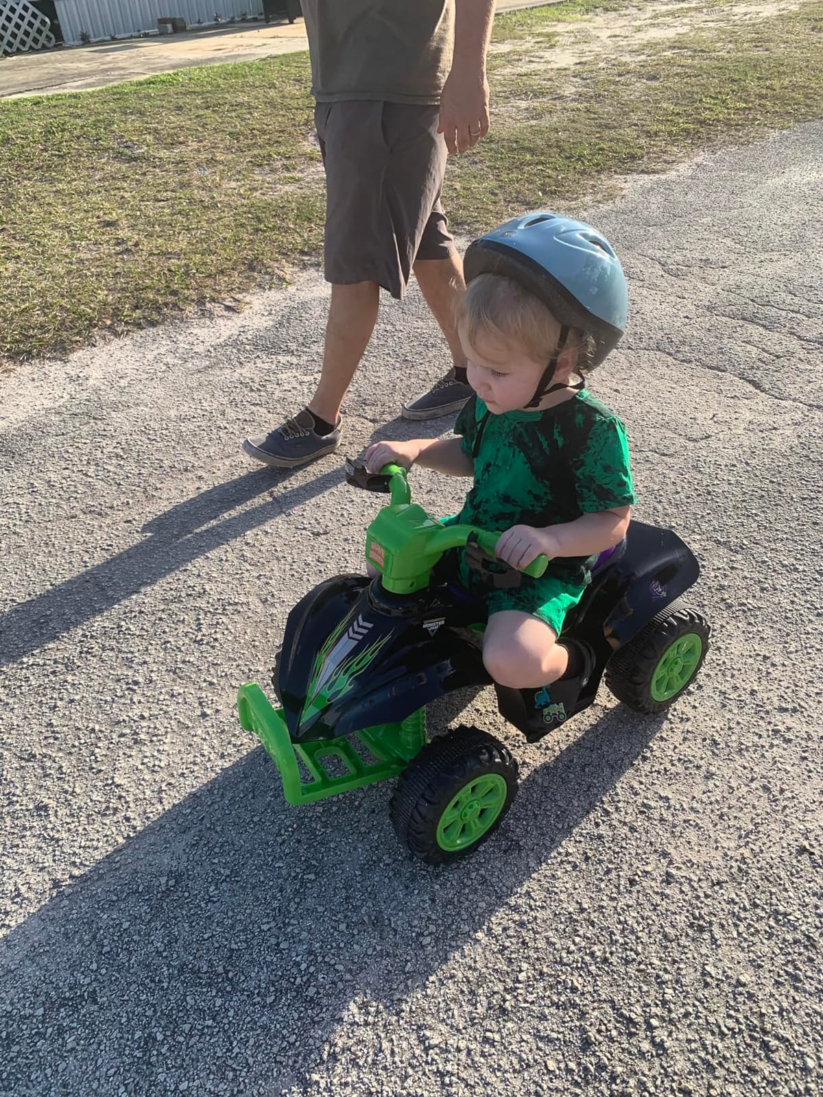 Monster Jam 6V ATV Quad for Kids - Powerful and Safe Ride-On Toy with Rechargeable Battery - Forward and Reverse Driving - Max Weight Capacity of 55 LBS - Ages 2-3 Years customer photo 1
