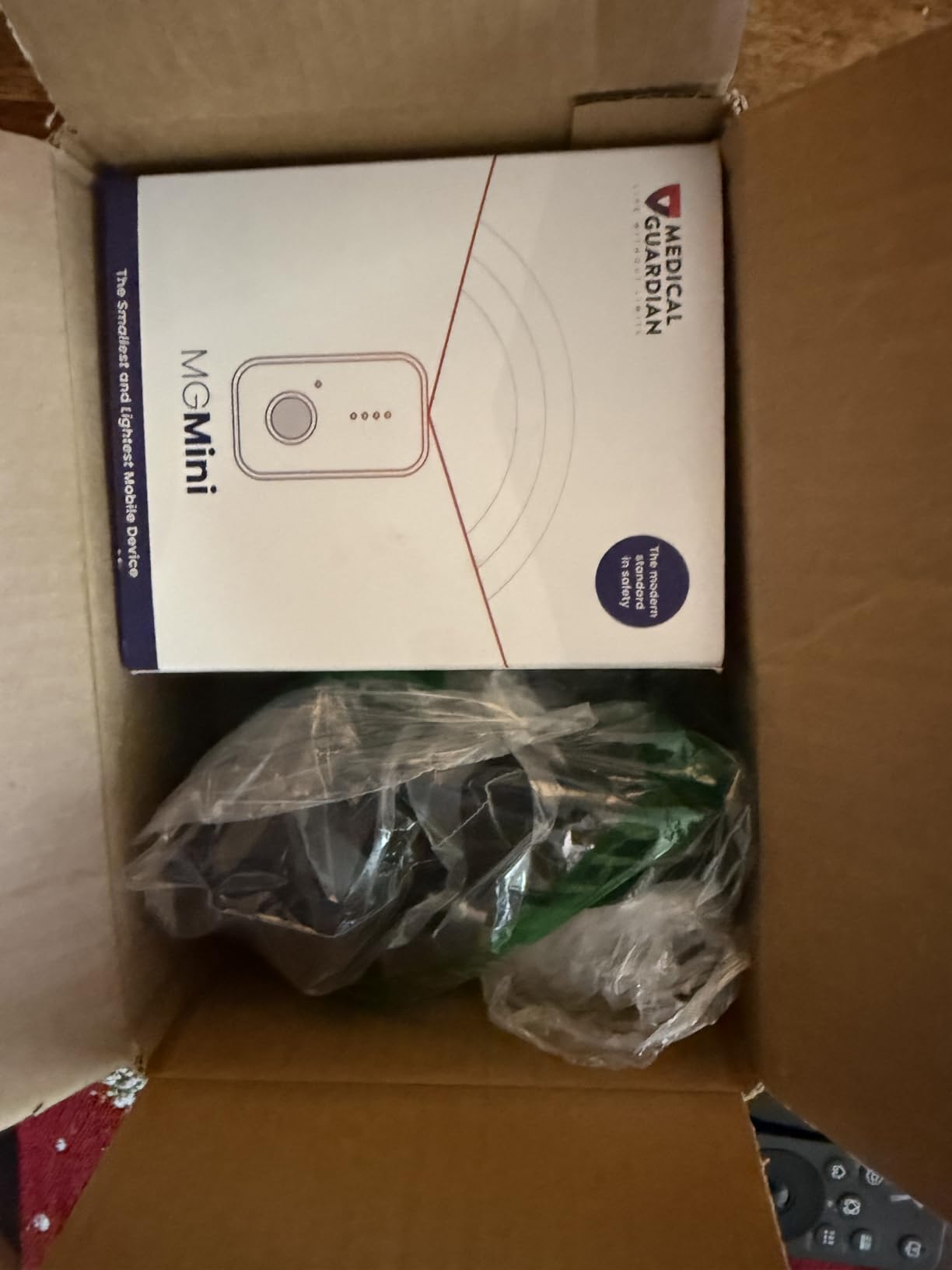 Medical Guardian MGMini Medical Alert Device for Seniors | Subscription Required | SOS Button, Emergency Location Assistance, 24/7 Monitoring | Silver customer photo 1