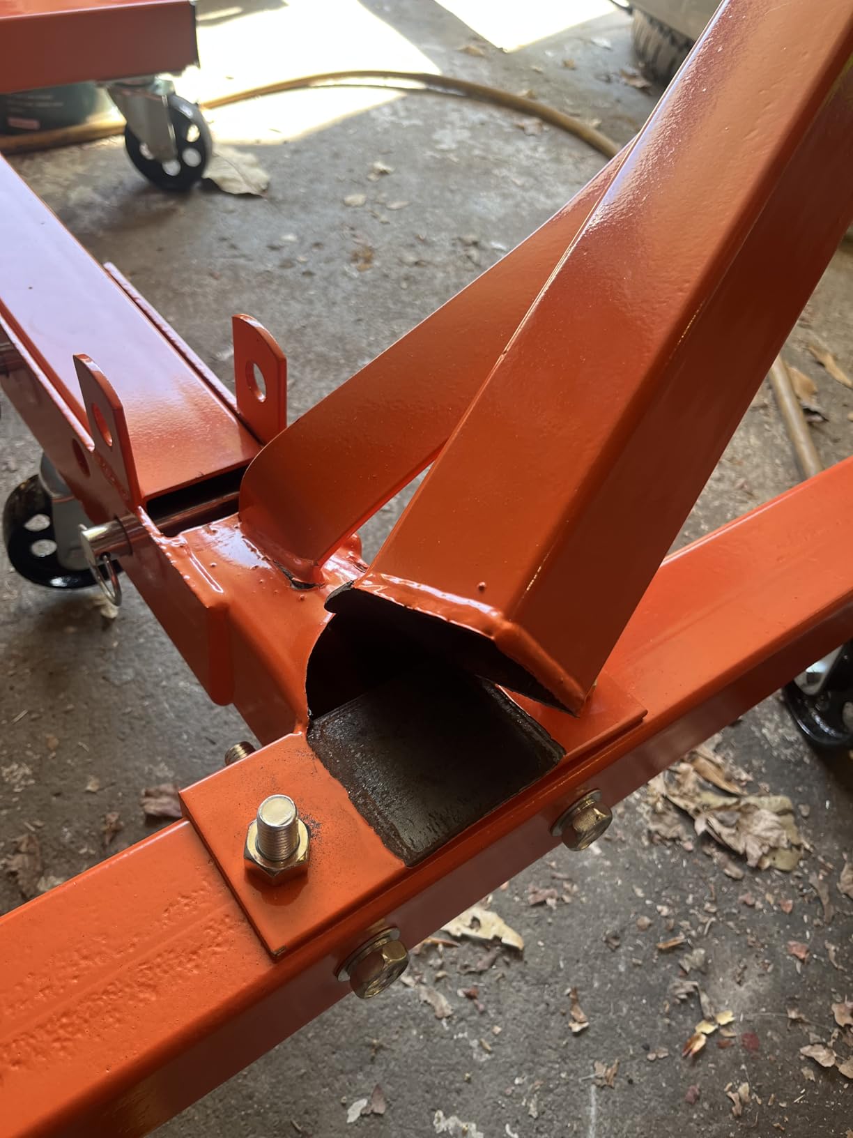 VEVOR Engine Stand 1500 LBS Capacity 360° Rotating Head with 5 Casters | Heavy Duty Steel Motor Stand with 4 Adjustable Arms, Ideal for Engine Repair, Vehicle Maintenance and Auto Workshop Use customer photo 1