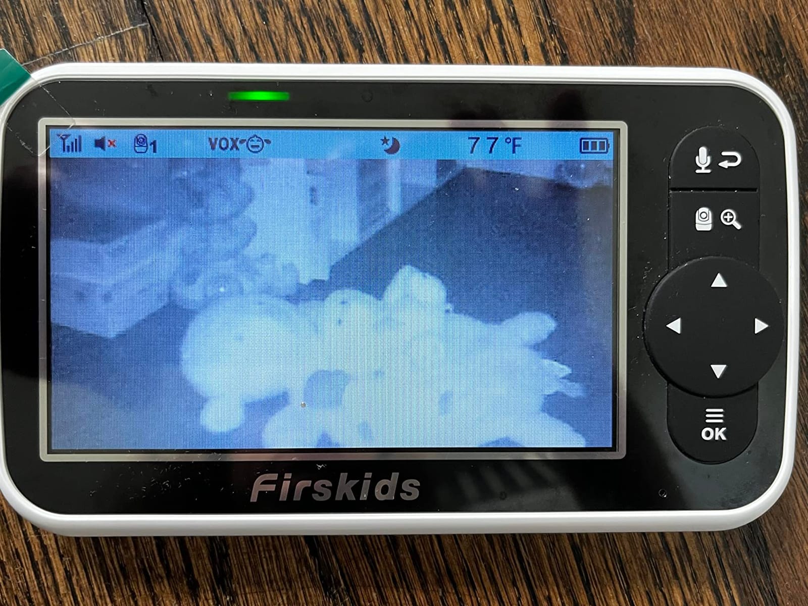 Baby Monitor - 1000ft Long Range Baby Monitor with Camera and Audio No WiFi, Built in 3500mAh Battery,Auto Night Vision, Temperature, 2-Way Talk, 8 Lullabies, 4.3'' Screen customer photo 1