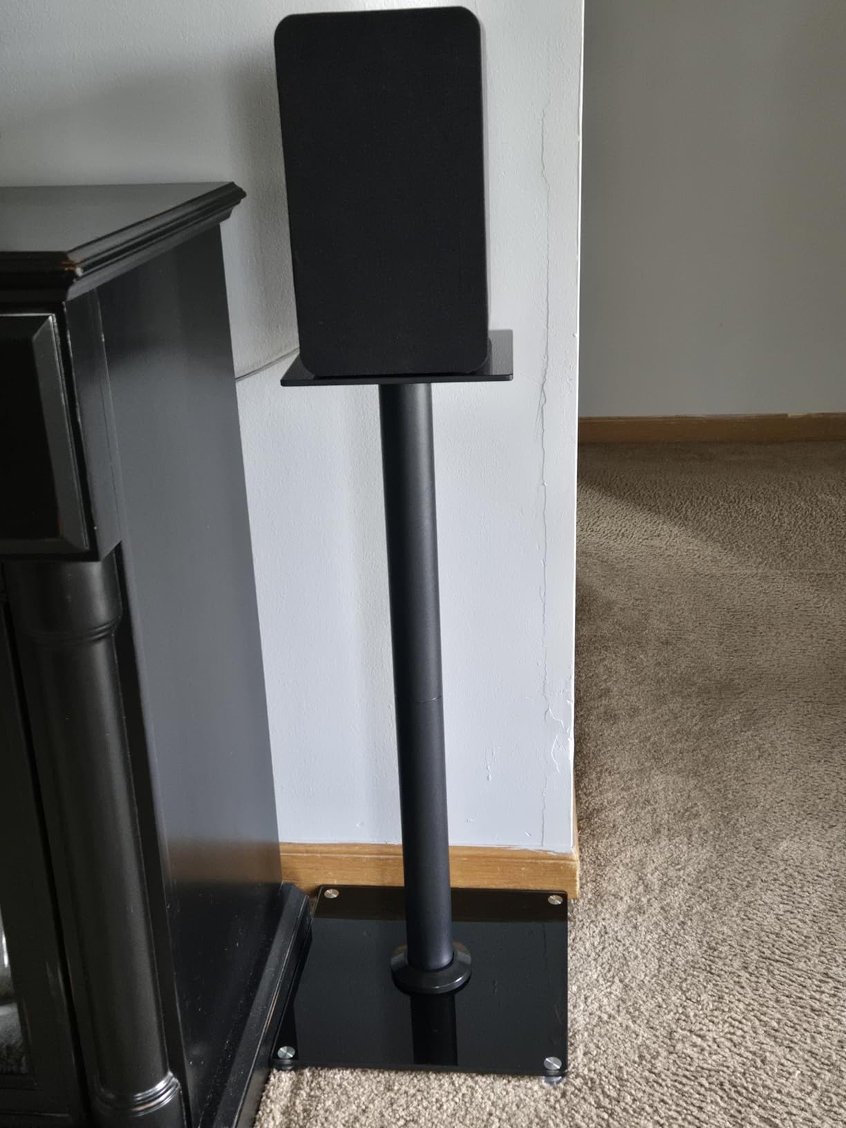 Rfiver Upgraded 45° Swivel Speaker Stands Pair for Surround Sound, Heavy Duty 28 Inch Bookshelf Speaker Stand Each Holds 22lbs Large Speaker, Floor Speaker Stand Built-in Cable Management, 1 Pair | Heavy Duty Bookshelf Speaker Stand Each Holds 44lbs Large Speaker, Floor Speaker Stand Built-in Cable Management, 1 Pair customer photo 1