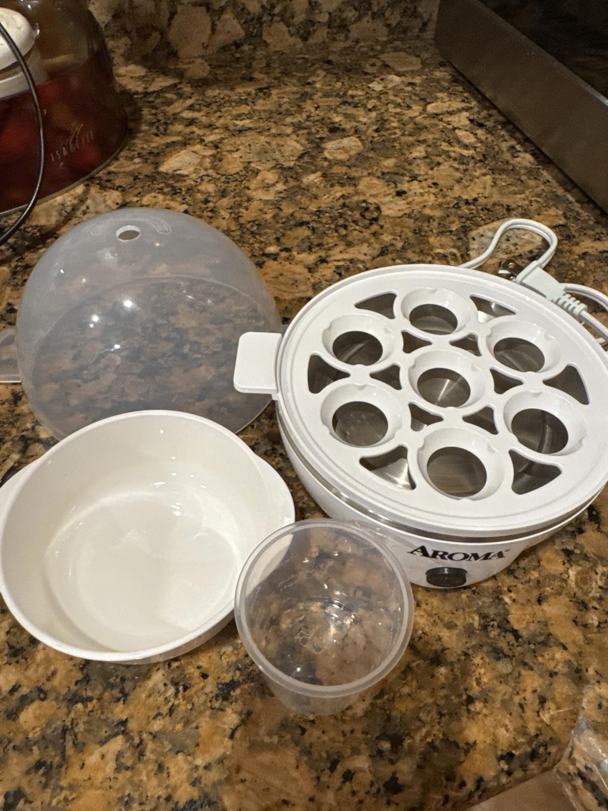 AROMA® Overly Easy Egg Cooker, Steamer, and Electric Egg Poacher | XL Capacity Egg Steamer Fits 7 Eggs, White customer photo 1