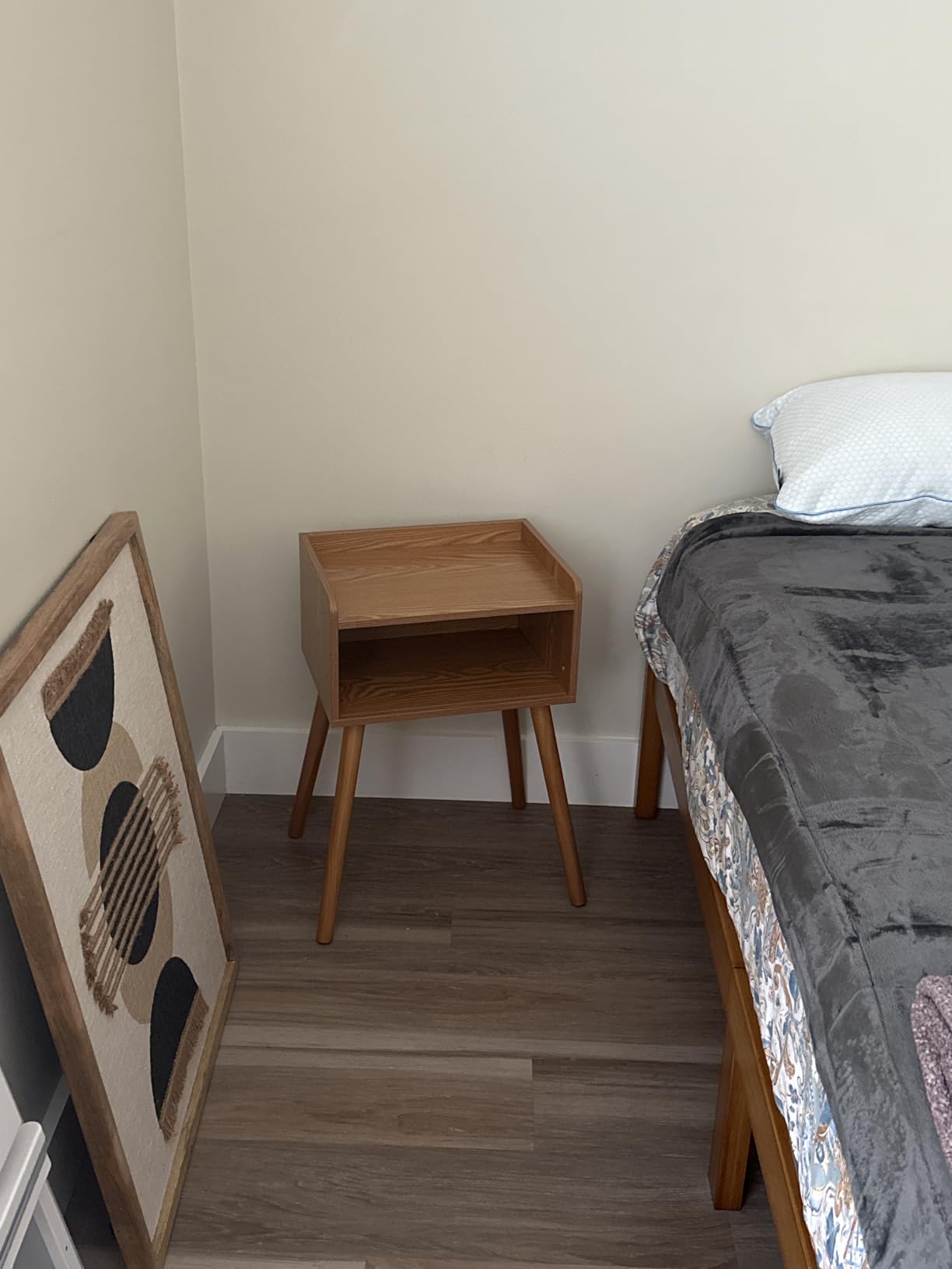 MaxSmeo Nightstand, Mid Century Modern Side Table Bedroom with Storage, End Table with Drawer, Small Bedside Table with Solid Wood Legs, Rustic Brown customer photo 2