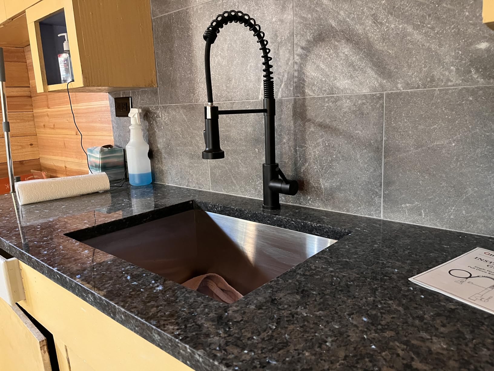Sarlai Outdoor Sink, 15x17 Inch Undermount Kitchen Sink Workstation with Foldable Faucet Bar Prep Single Bowl Kitchen Sinks 16 Gauge Stainless Steel Sinks with Cover,BBQ Sink Outside customer photo 2