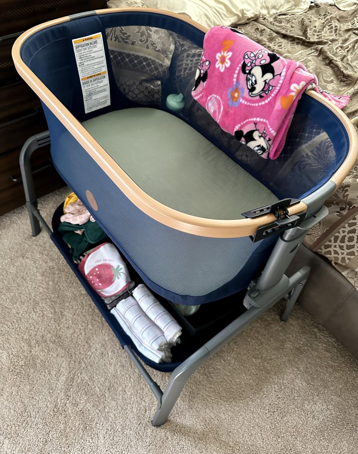 Maxi-Cosi Iora Baby Bassinets Bedside Sleeper, Portable Bassinet, Infant Bedside Sleeper Crib, Height Adjustable, Breathable Mesh, Large Storage Basket, Classic Oat customer photo 1