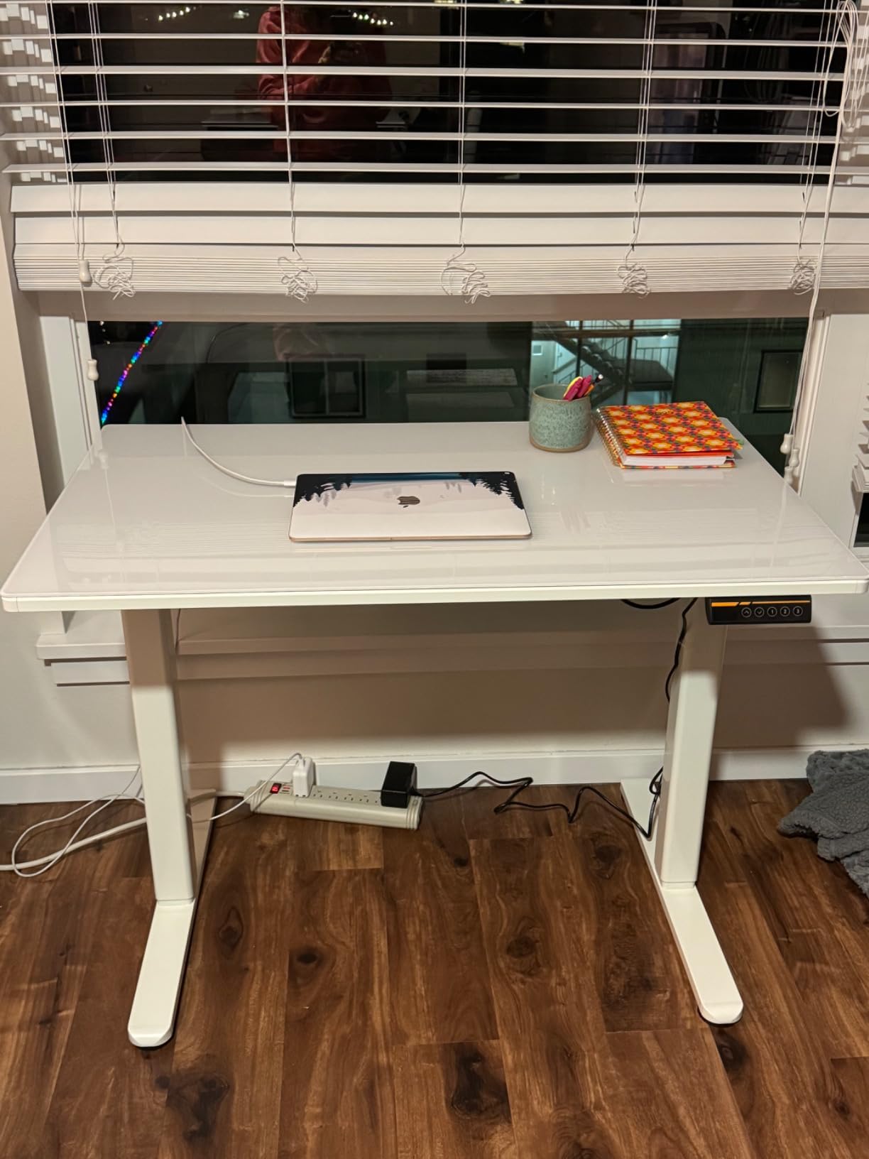 Claiks Glass Standing Desk 48x24 Inch Super White customer photo 2