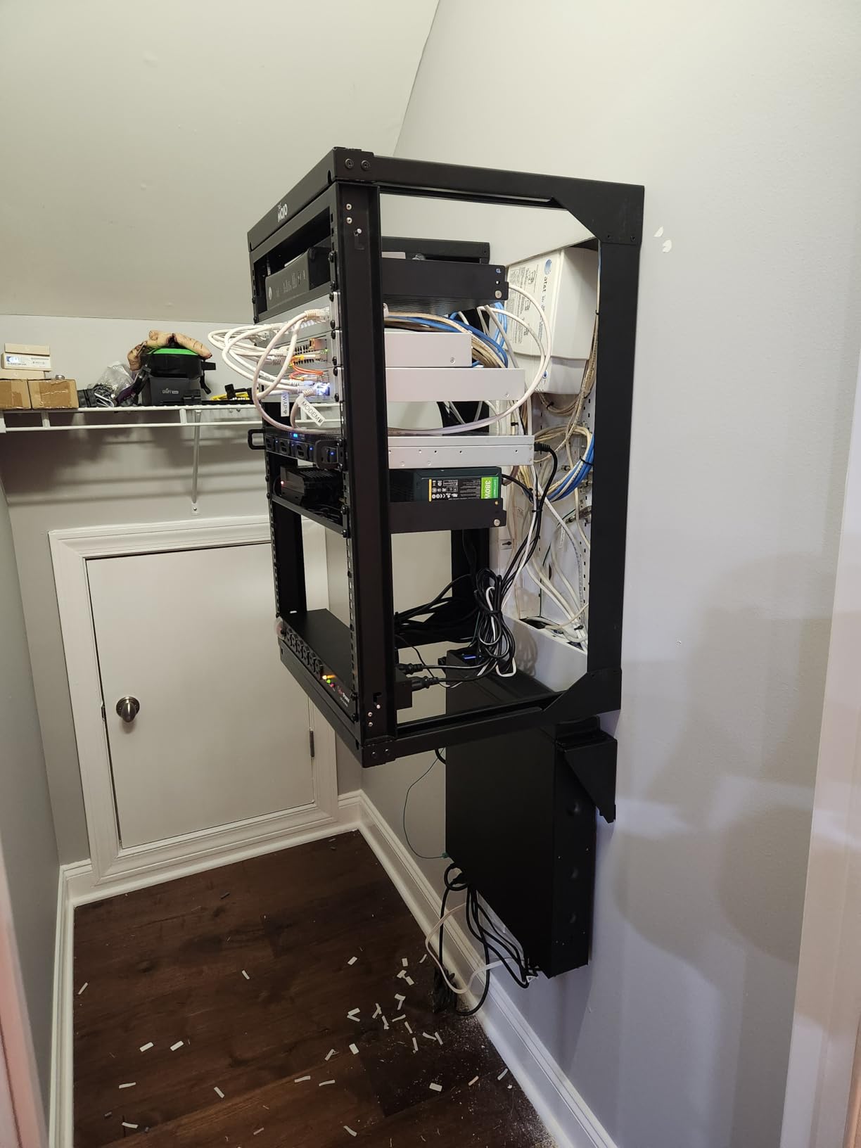 Tecmojo 9U Wall Mount Rack, Server Rack,Open Frame Server Rack,Network Rack for 19inch Computer/AV/Data/IT/Media Equipment,18inch Depth,16inch Apart Mounting Holes,Swing Gate,Square and Tapped Holes customer photo 1