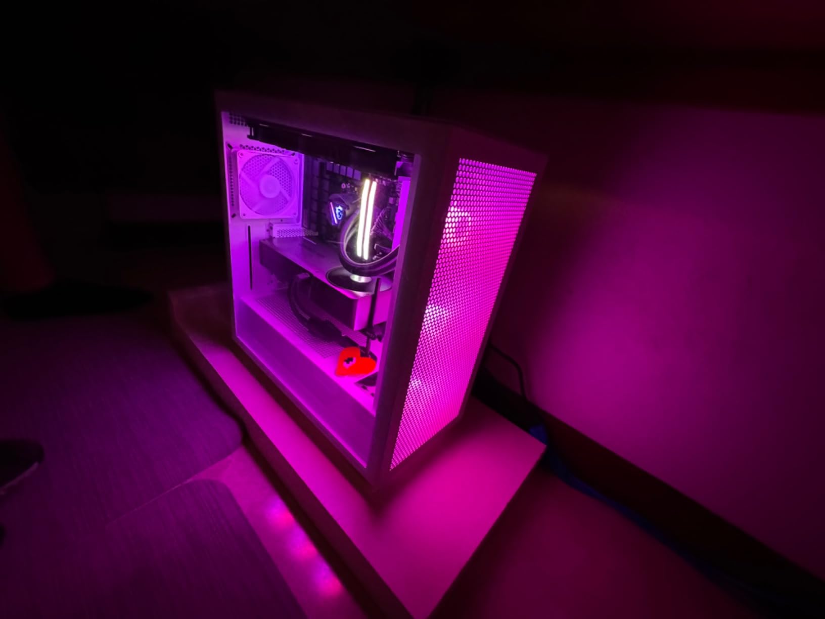 MSI Gaming RTX 4080 Super 16G Expert Graphics Card (NVIDIA RTX 4080 Super, 256-Bit, Extreme Clock: 2625 MHz, 16GB GDRR6X 23 Gbps, HDMI/DP, Ada Lovelace Architecture) customer photo 2