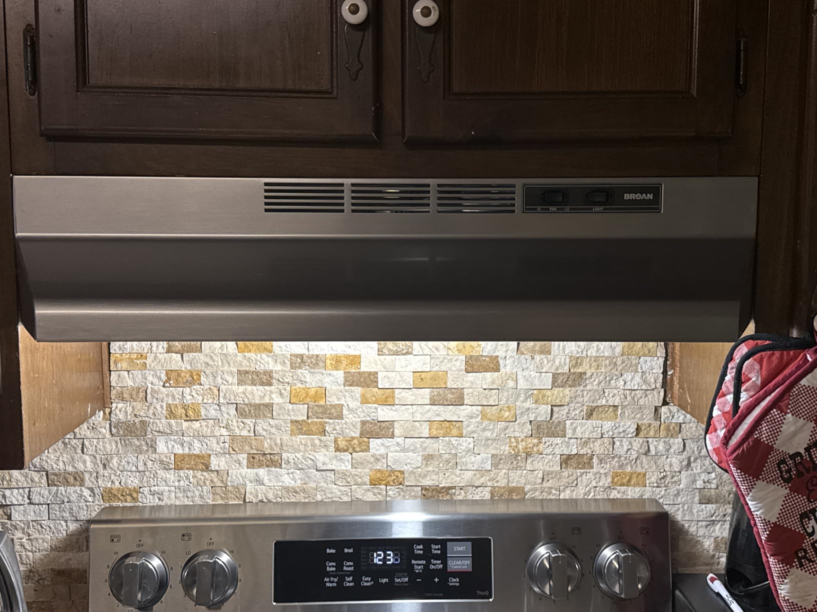 Broan-NuTone 4124SF 24-Inch Fingerprint Resistant Ductless Under-Cabinet Range Hood, 24