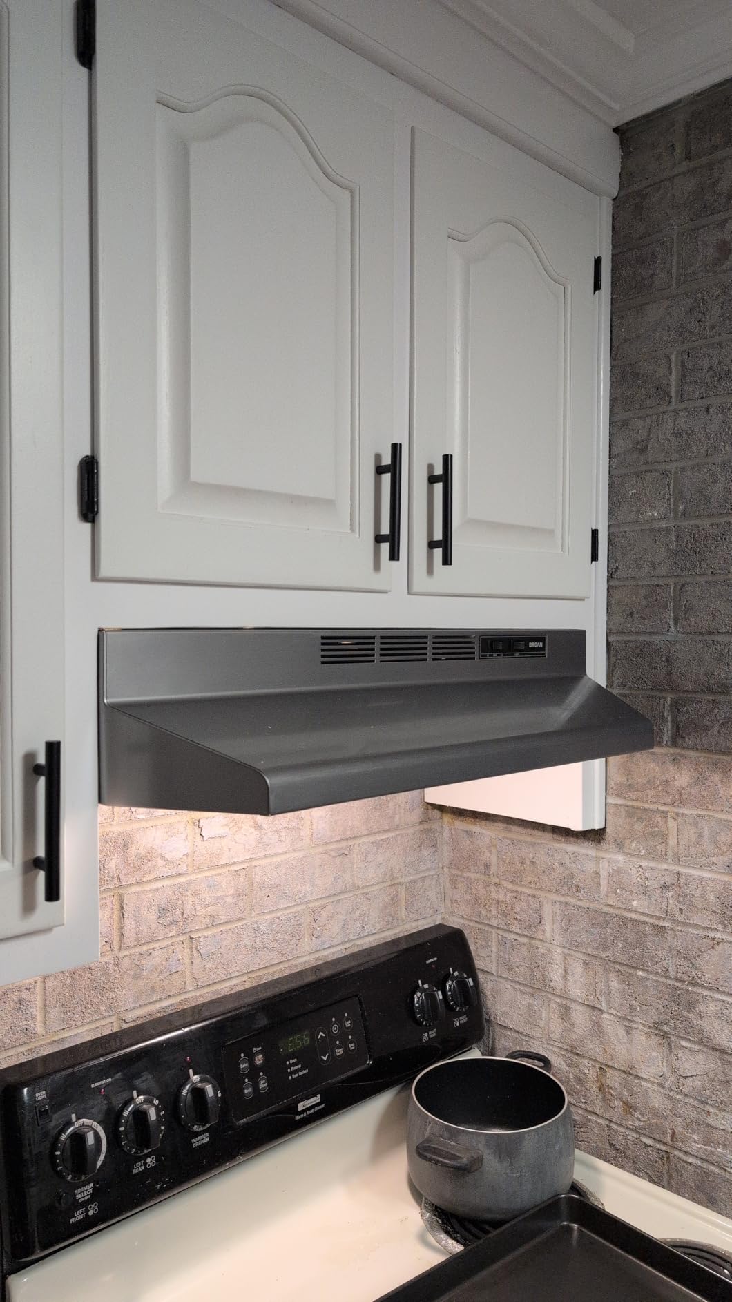 Broan-NuTone 4124SF 24-Inch Fingerprint Resistant Ductless Under-Cabinet Range Hood, 24
