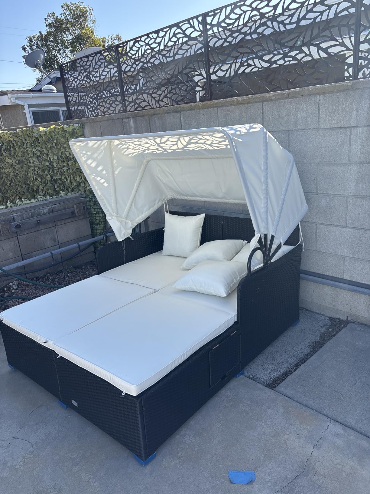 ORALNER Outdoor Daybed, 2-Person Wicker Patio Sofa with Retractable Canopy, Cushions & Pillows, 2 Side Trays, PE Rattan Sunbed Double Lounger for Deck Poolside Garden Balcony (Navy) customer photo 1