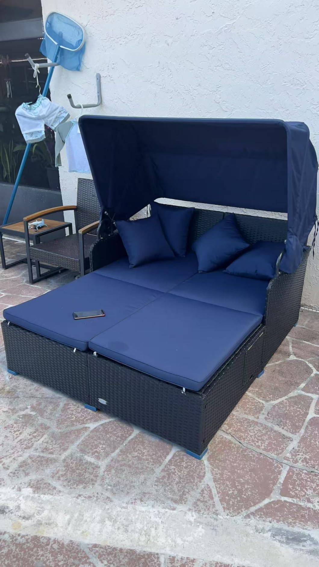 ORALNER Outdoor Daybed, 2-Person Wicker Patio Sofa with Retractable Canopy, Cushions & Pillows, 2 Side Trays, PE Rattan Sunbed Double Lounger for Deck Poolside Garden Balcony (Navy) customer photo 2