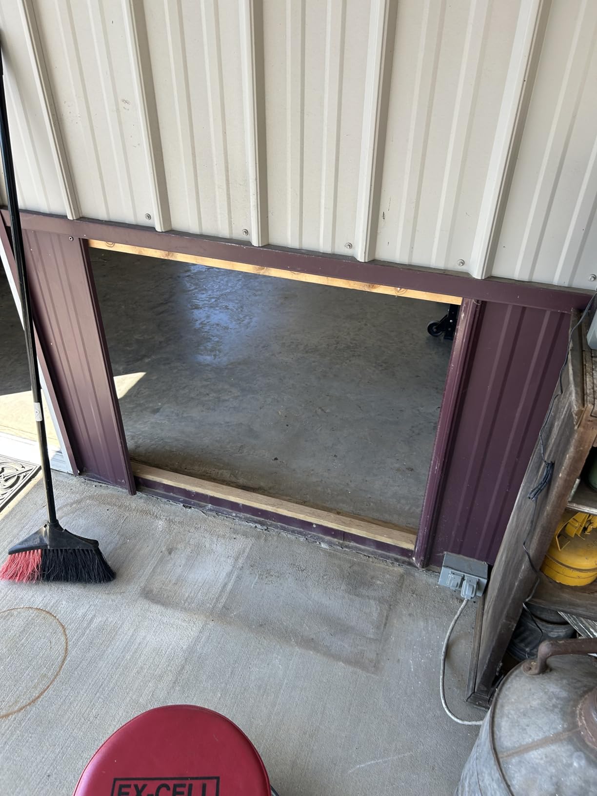 [Petoasis] 3-Flaps Heavy-Duty Dog Door, Rust Proof Aluminum Alloy Frame customer photo 2