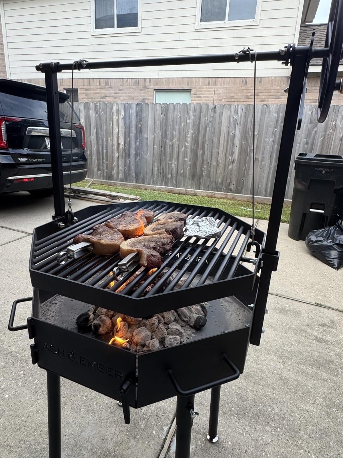 Ash & Ember Santa Maria Grill, Argentine Style Open Fire Grill, Adjustable Cooking Grate with Flywheel, BBQ Grill Comes with Cast Iron Skillet customer photo 2
