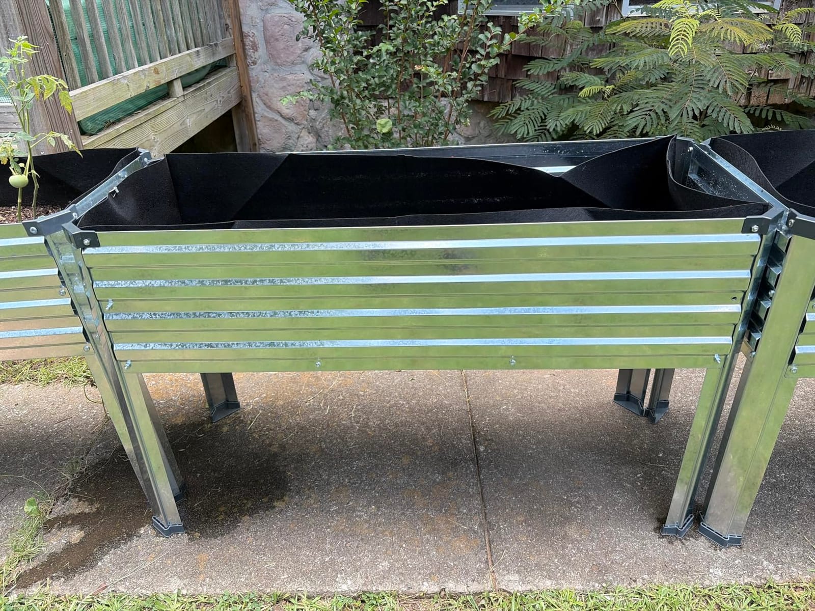DIIYIV 2PCS Galvanized Raised Garden Bed with Legs,2PCS 48×18×30in Elevated Planter Box for Backyard,Outdoor Garden, Patio, Balcony, 300lb Capacity,Grey customer photo 2