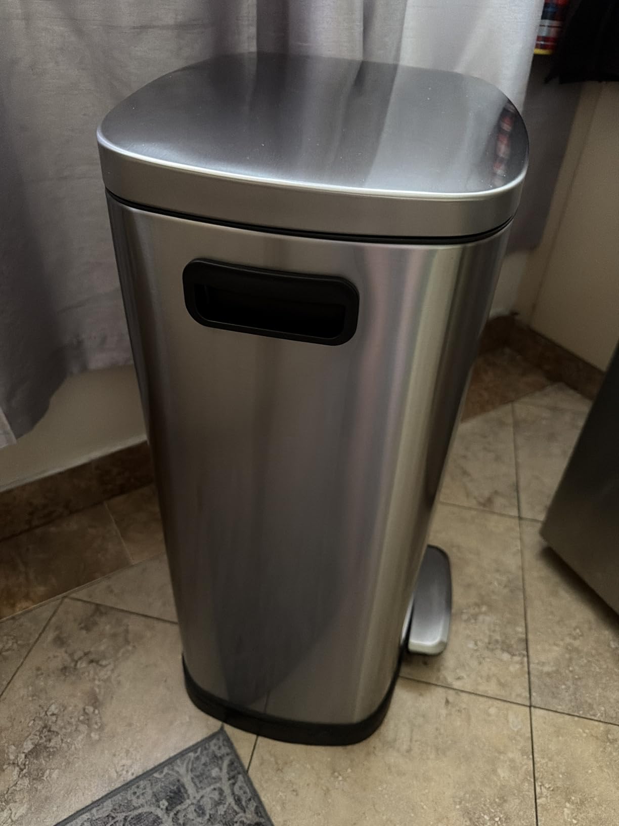 KdbK 13 Gallon Trash Can with Lid, 50L Fingerprint Proof Stainless Steel Kitchen Trash Can with Removable Inner Bucket and Lid Soft Close, Pedal Rubbish Bin for Home Office customer photo 1