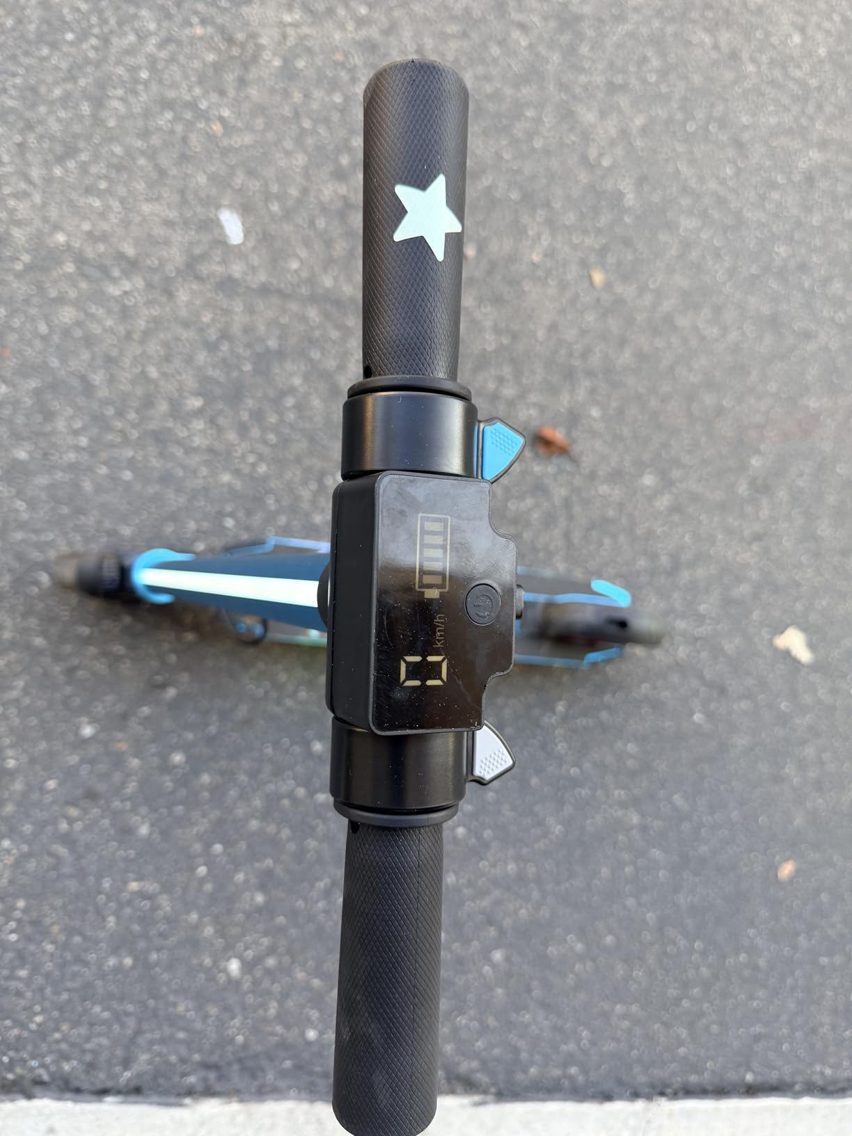 Classic Foldable Electric Scooter for Kids, Bright Front Lights, Shining Pedal Lights, LED Display, Dual Brakes 150W Motor Kids Electric Scooter, UL2272 Certified customer photo 1